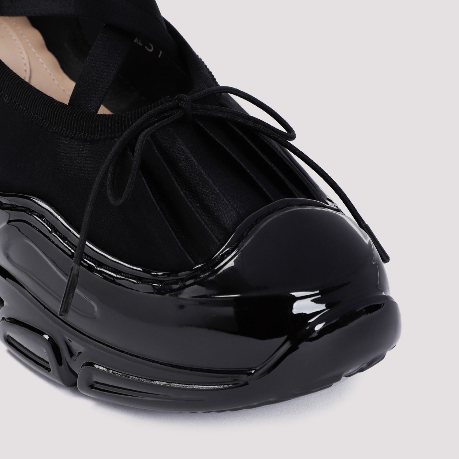 SIMONE ROCHA Classic Criss Cross Tracker Ballerina Shoes for Women