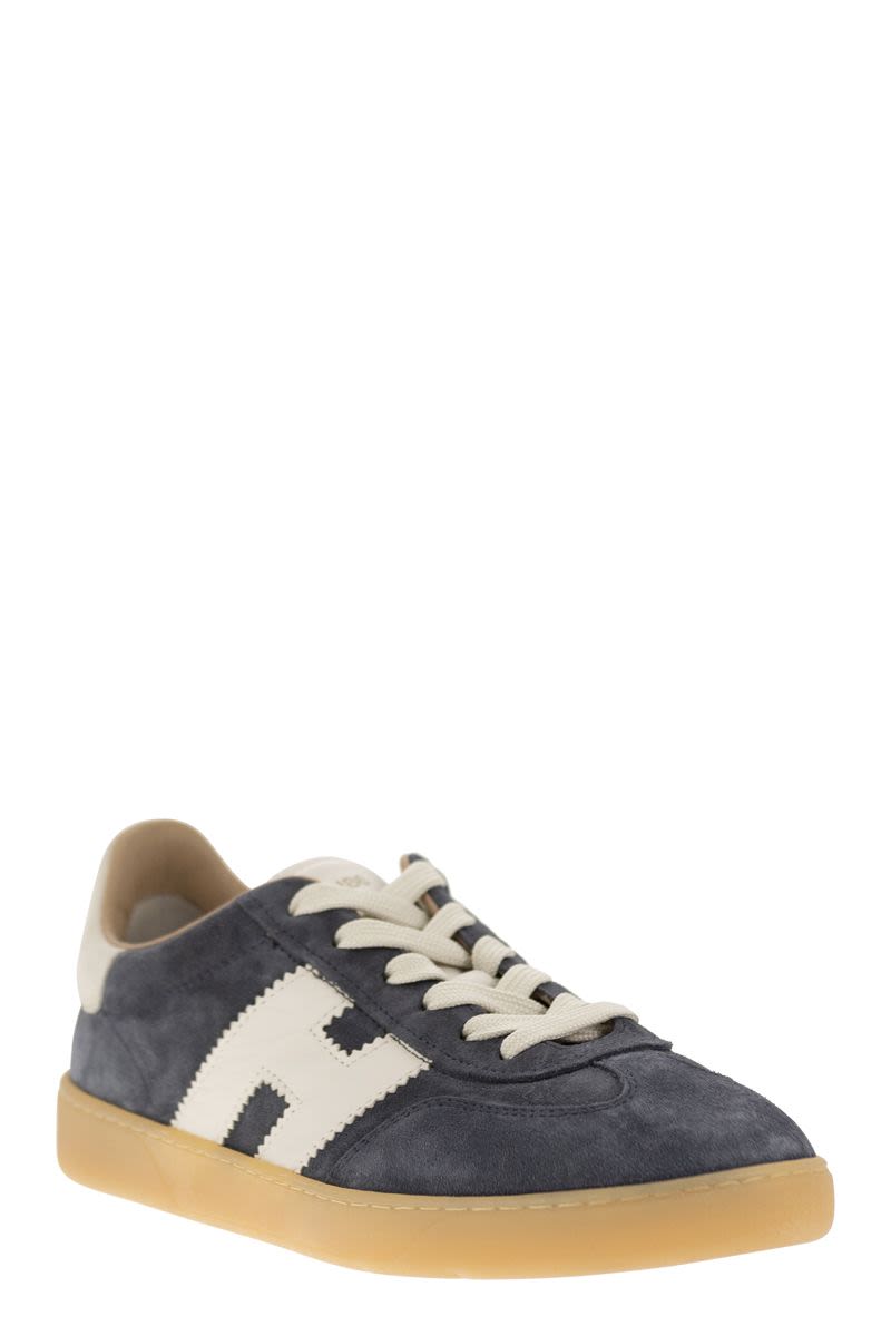 HOGAN Retro-Inspired Men’s Sneakers