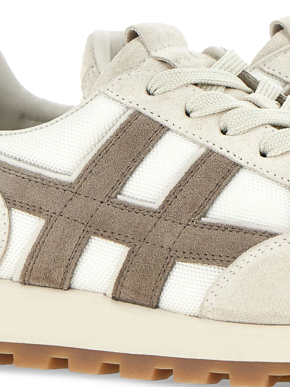 HOGAN Men's Classic Lace-Up Sneaker Model 86ER