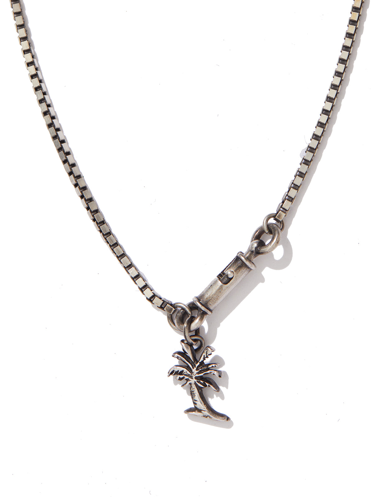 WERKSTATT:MUNCHEN Minimalist Silver Pendant Necklace for Men