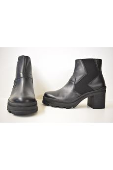 JANET SPORT Sleek Flat Laced Shoes for Women