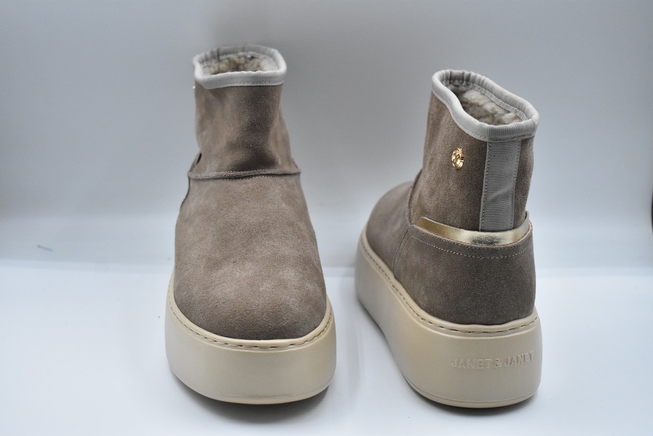 JANET & JANET Elegant Low Lace Shoes for Women