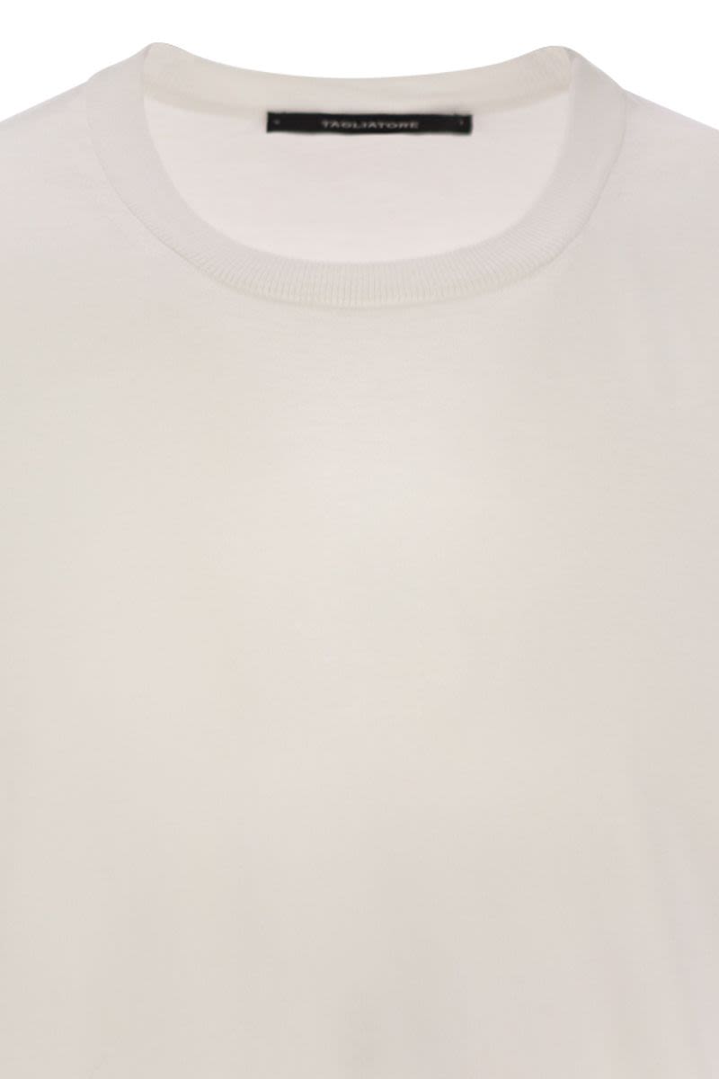 TAGLIATORE Essential Short-Sleeved Cotton T-Shirt