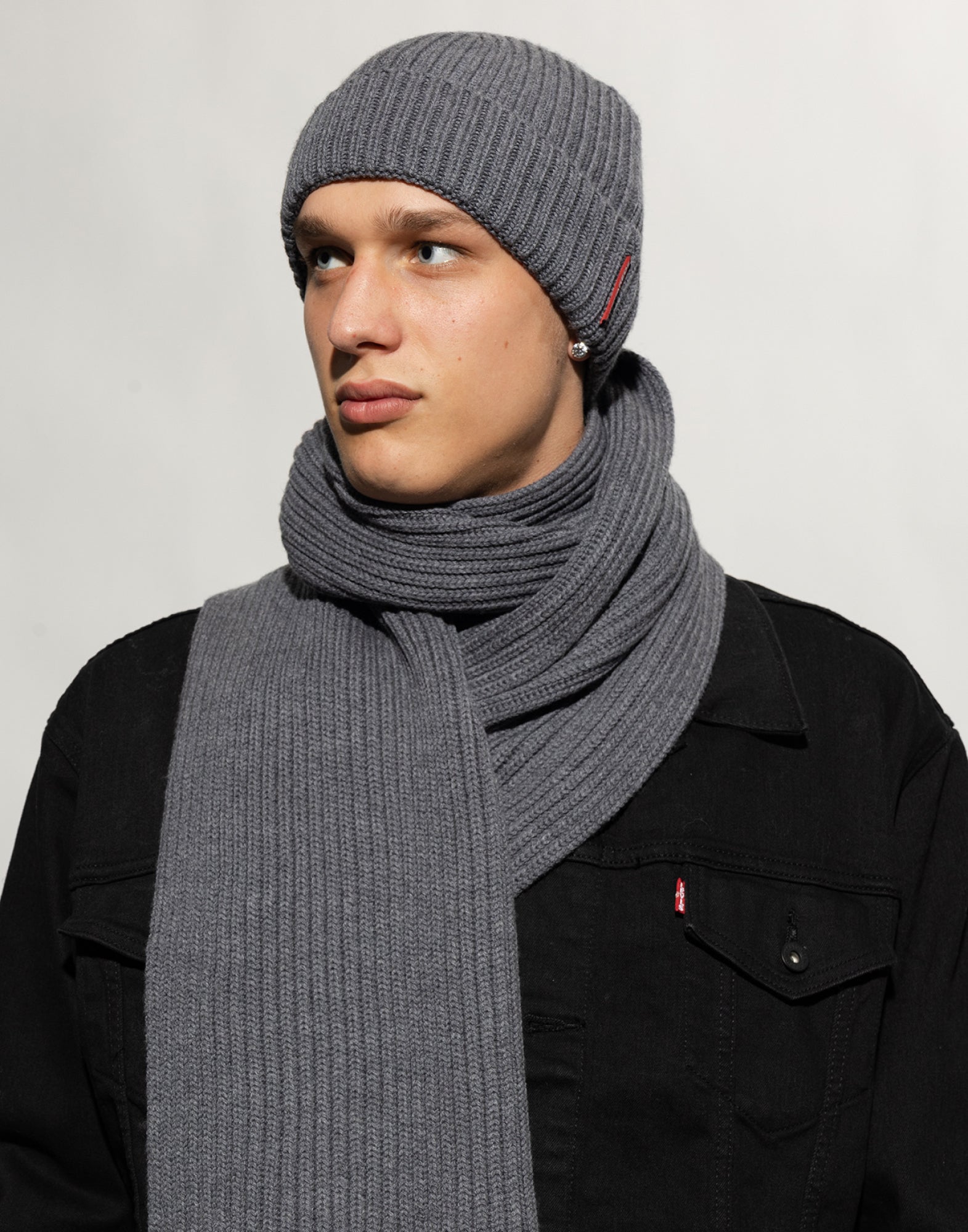 DSQUARED2 Warmy Logo Tag Beanie and Scarf Set