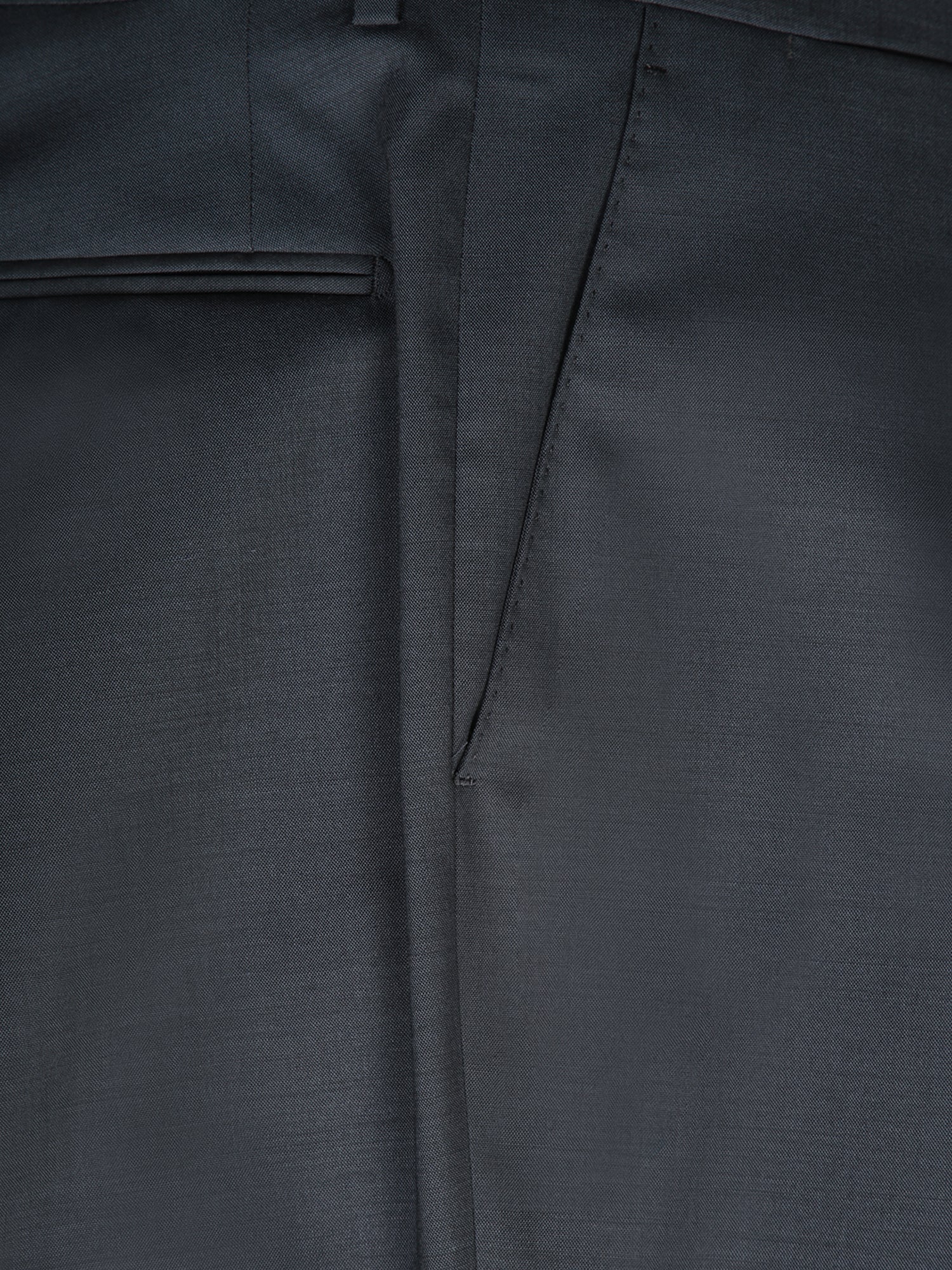 LARDINI Tailored Men's Suit - Timeless Elegance