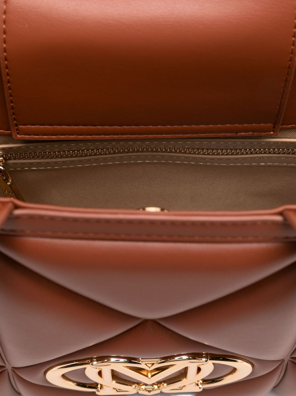 LOVE MOSCHINO Chic Handbag for Women - Perfect for Everyday Elegance