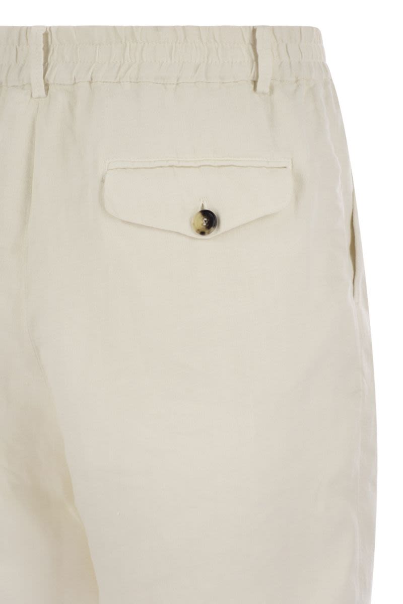 BRUNELLO CUCINELLI Classic Bermuda Shorts in Light Linen Canvas