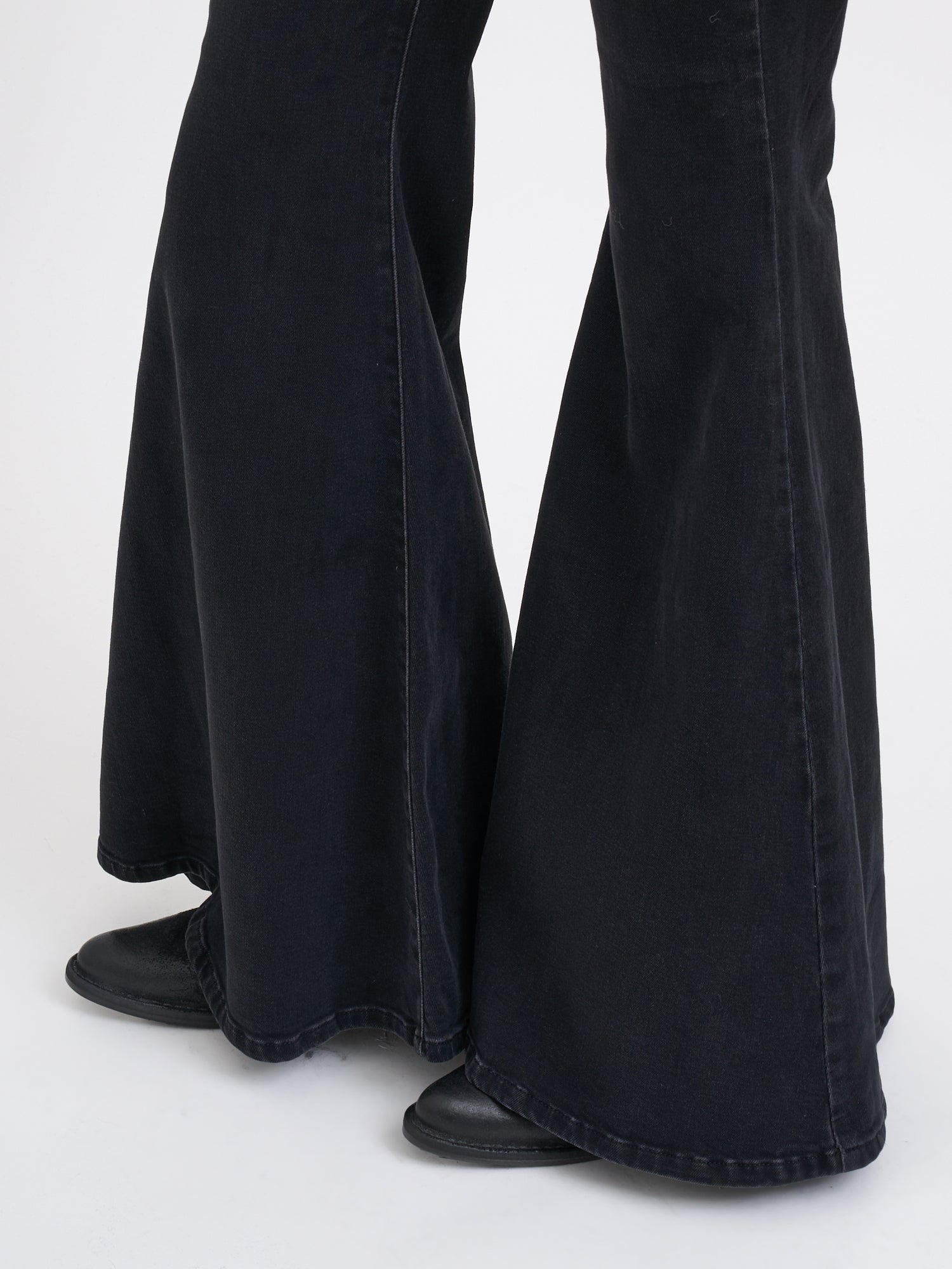 DIESEL Retro 1970s D-Bleess Denim Pants Size 25