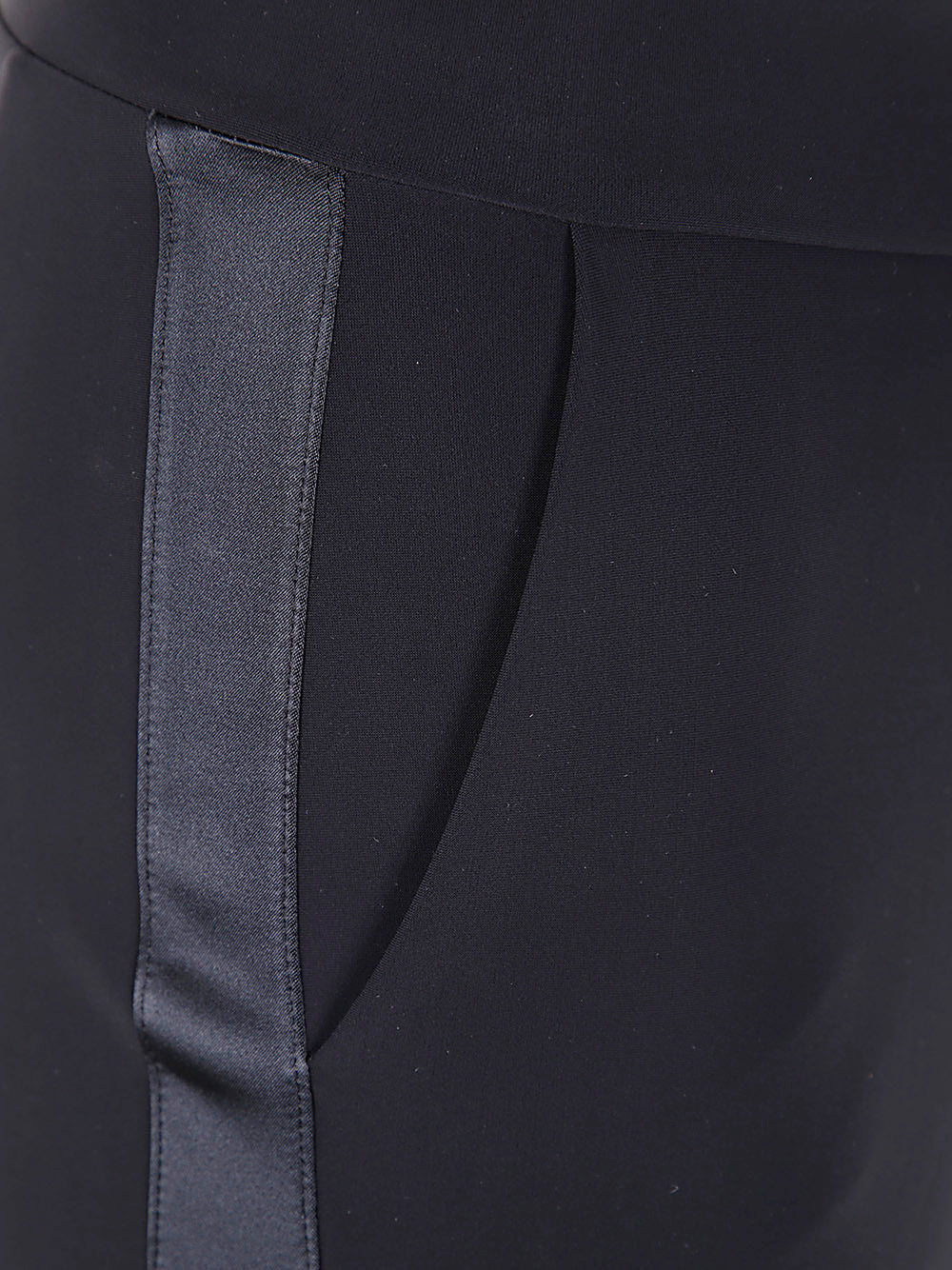 CHIARA BONI Maria Jose Mini Trousers with T-Shirt + Satin