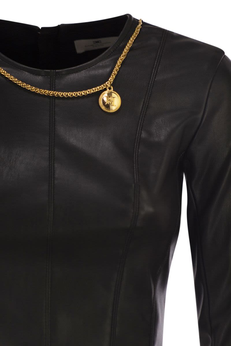 ELISABETTA FRANCHI Chic Cropped Top with Removable Necklace and Charm