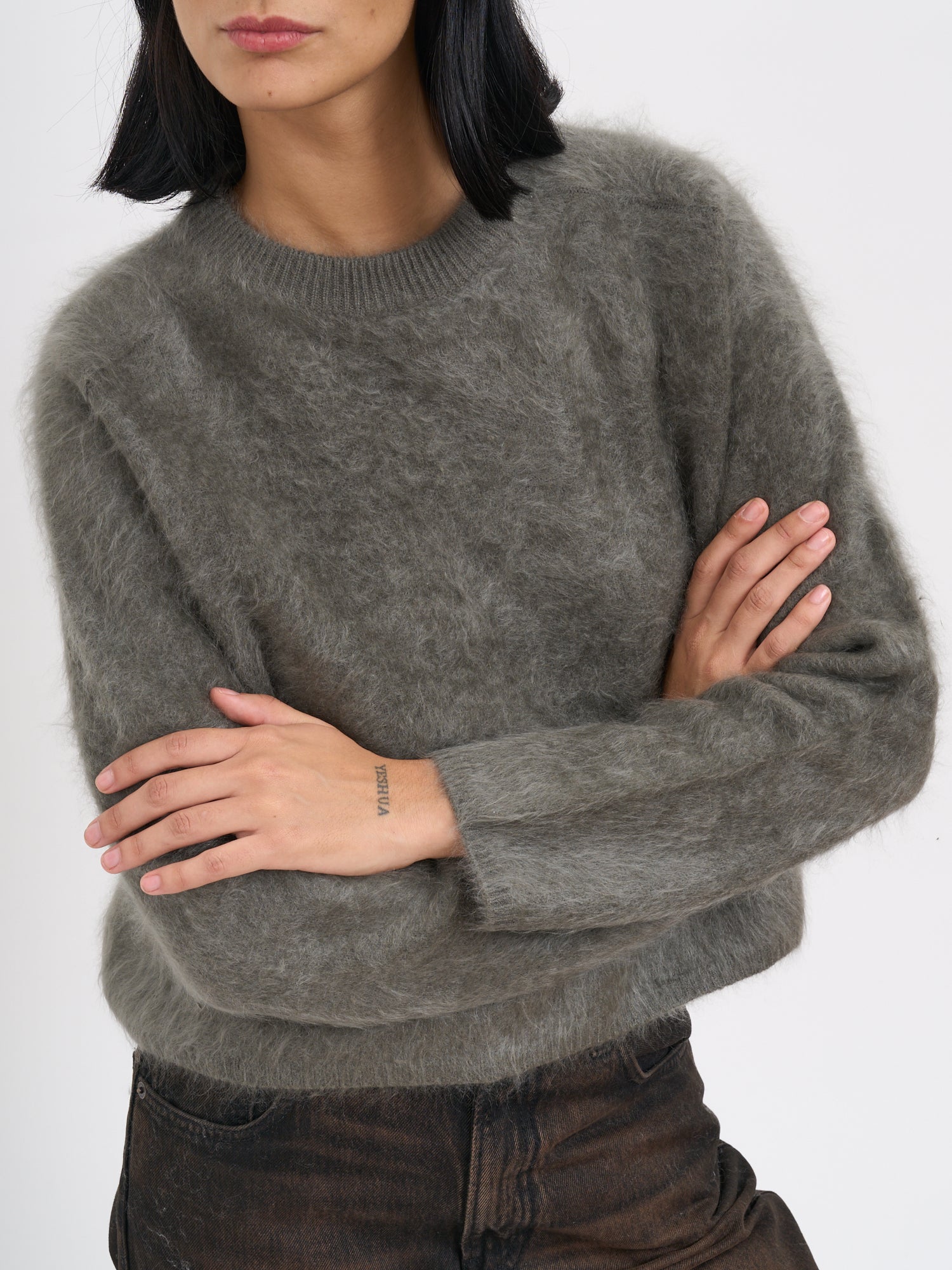 SOFT GOAT Crew Neck Cashmere Sweater - Regular Fit