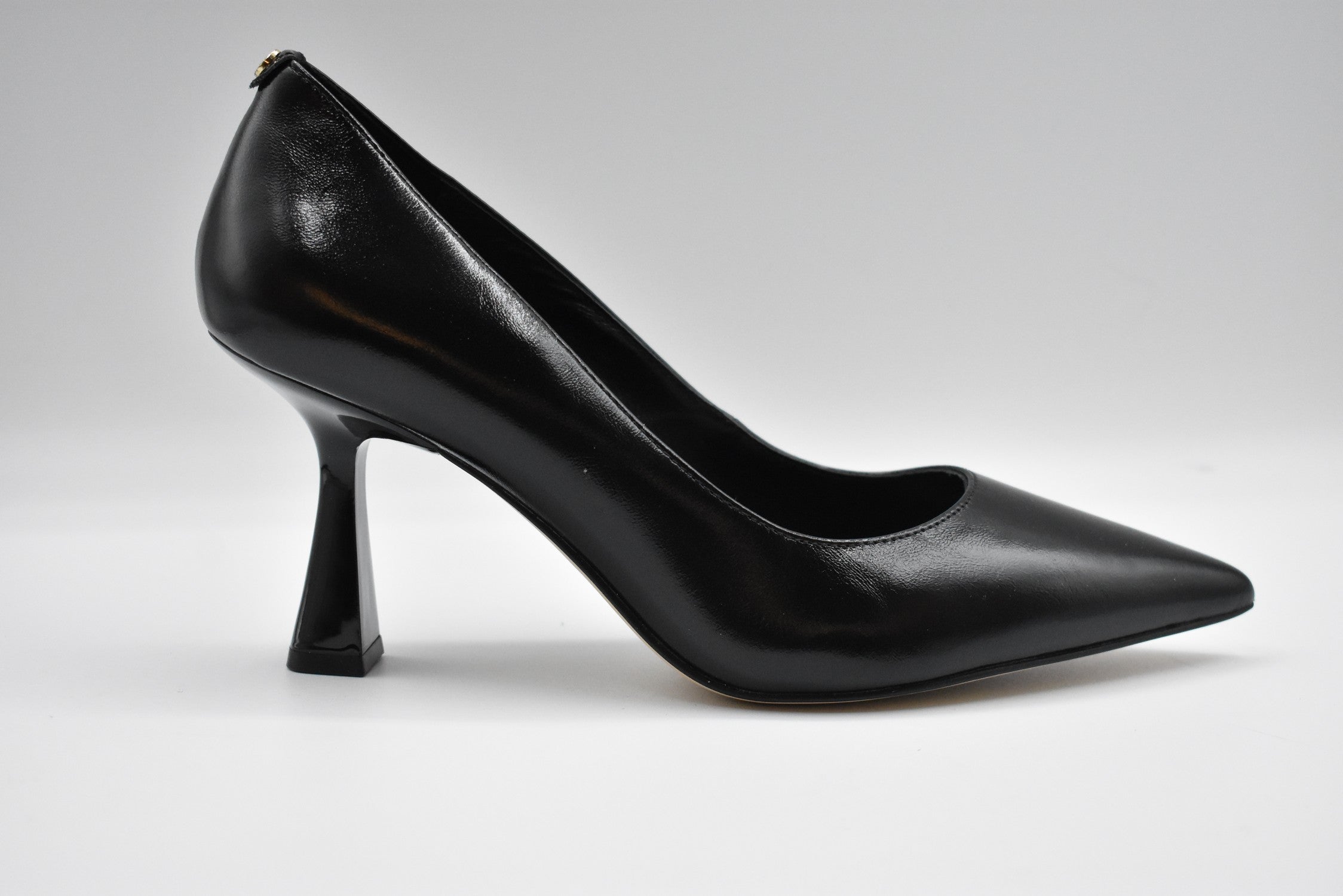 MICHAEL KORS Sophisticated Lace-Up Flat Shoes