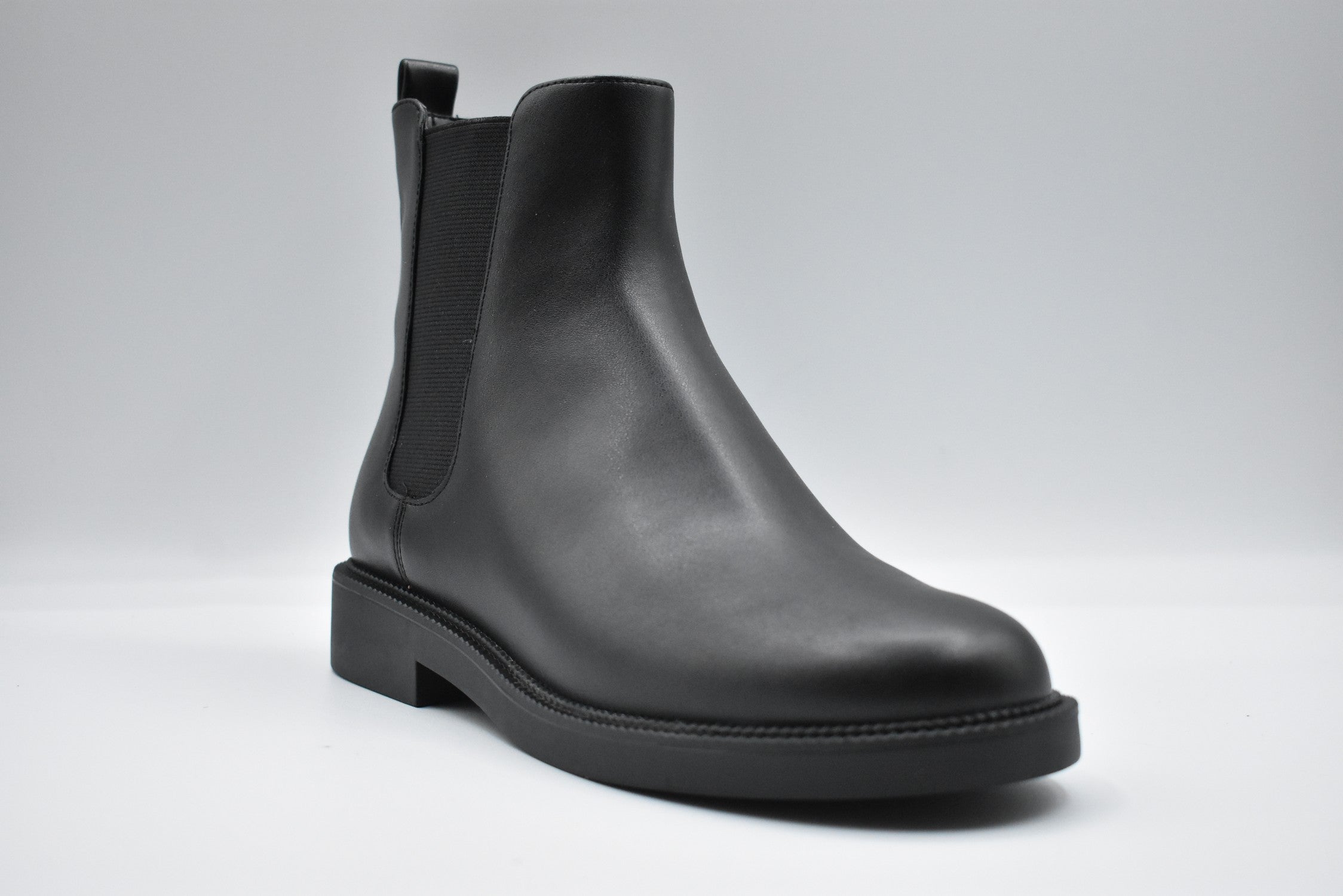 MICHAEL KORS Elegant Laced Flat Shoes for Women