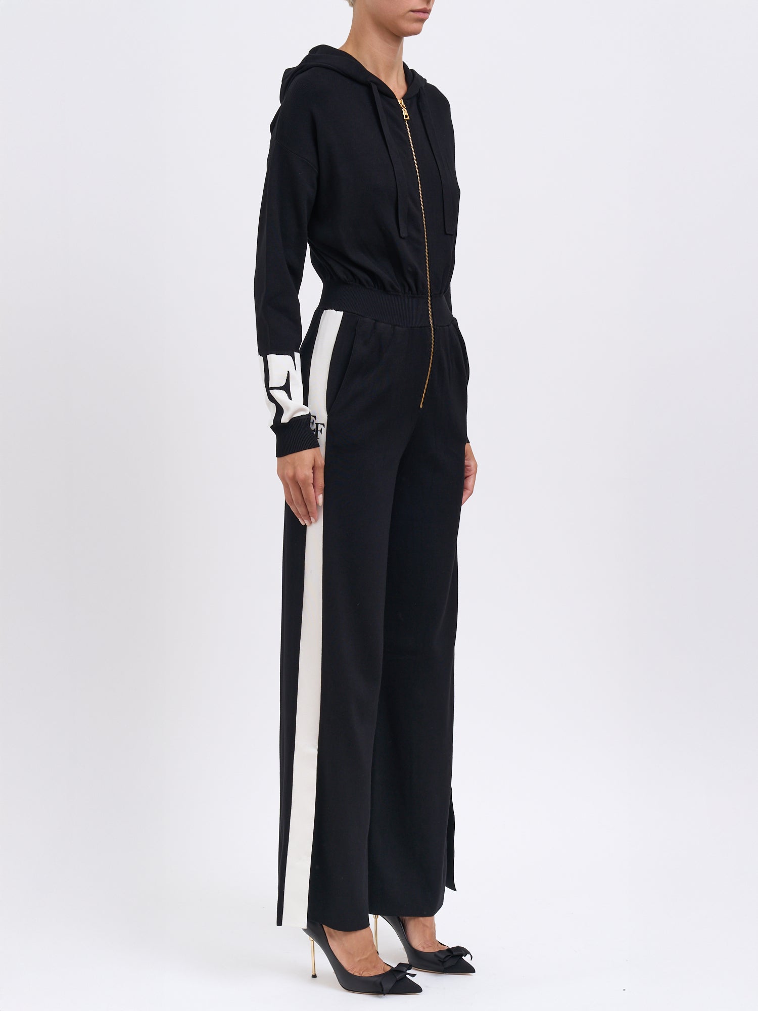 ELISABETTA FRANCHI Elegant Viscose Overall with Gold-Tone Logo - Inseam 75 cm