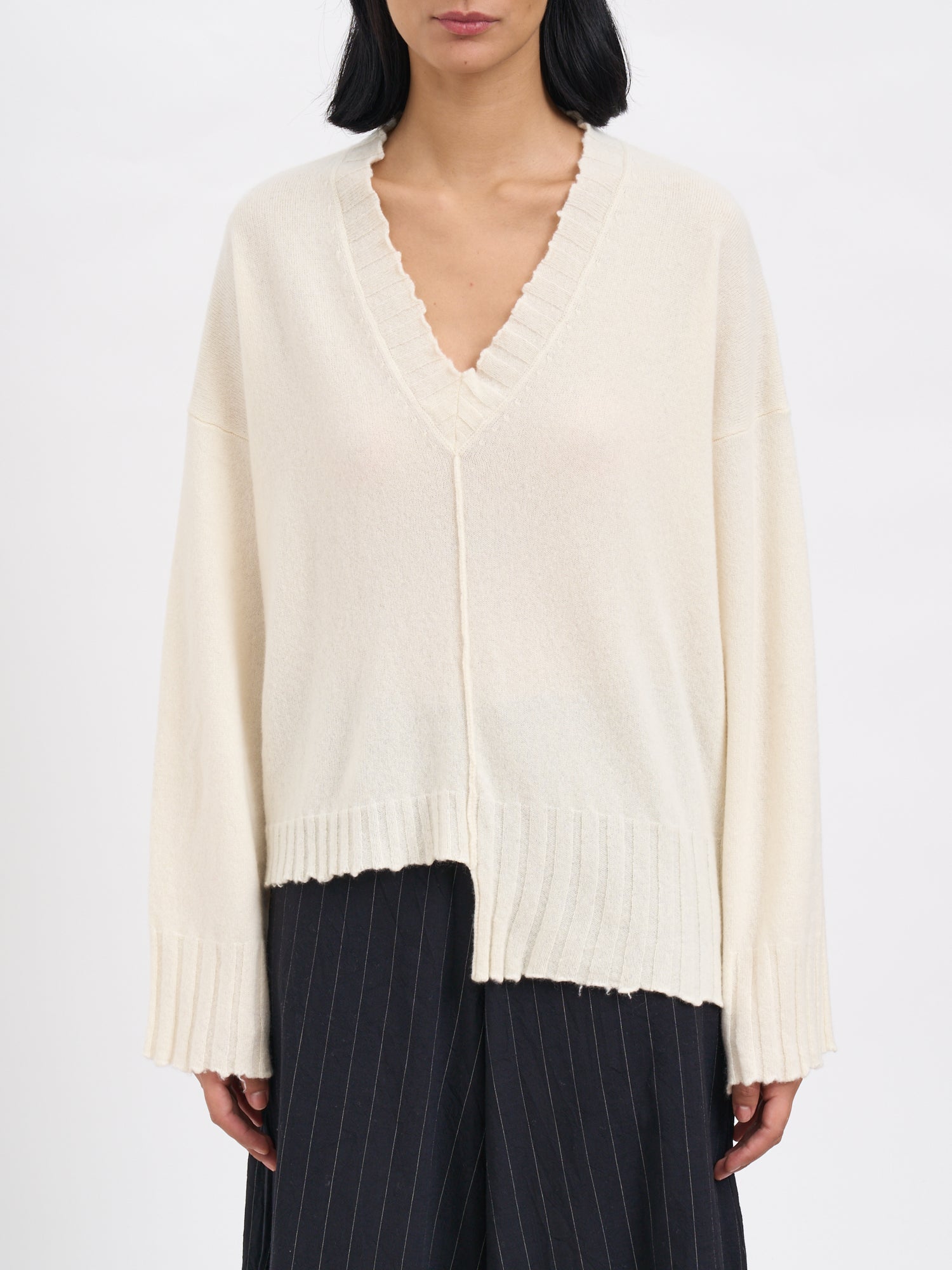 SERIENUMERICA Cashmere V-Neck Sweater - Size 1