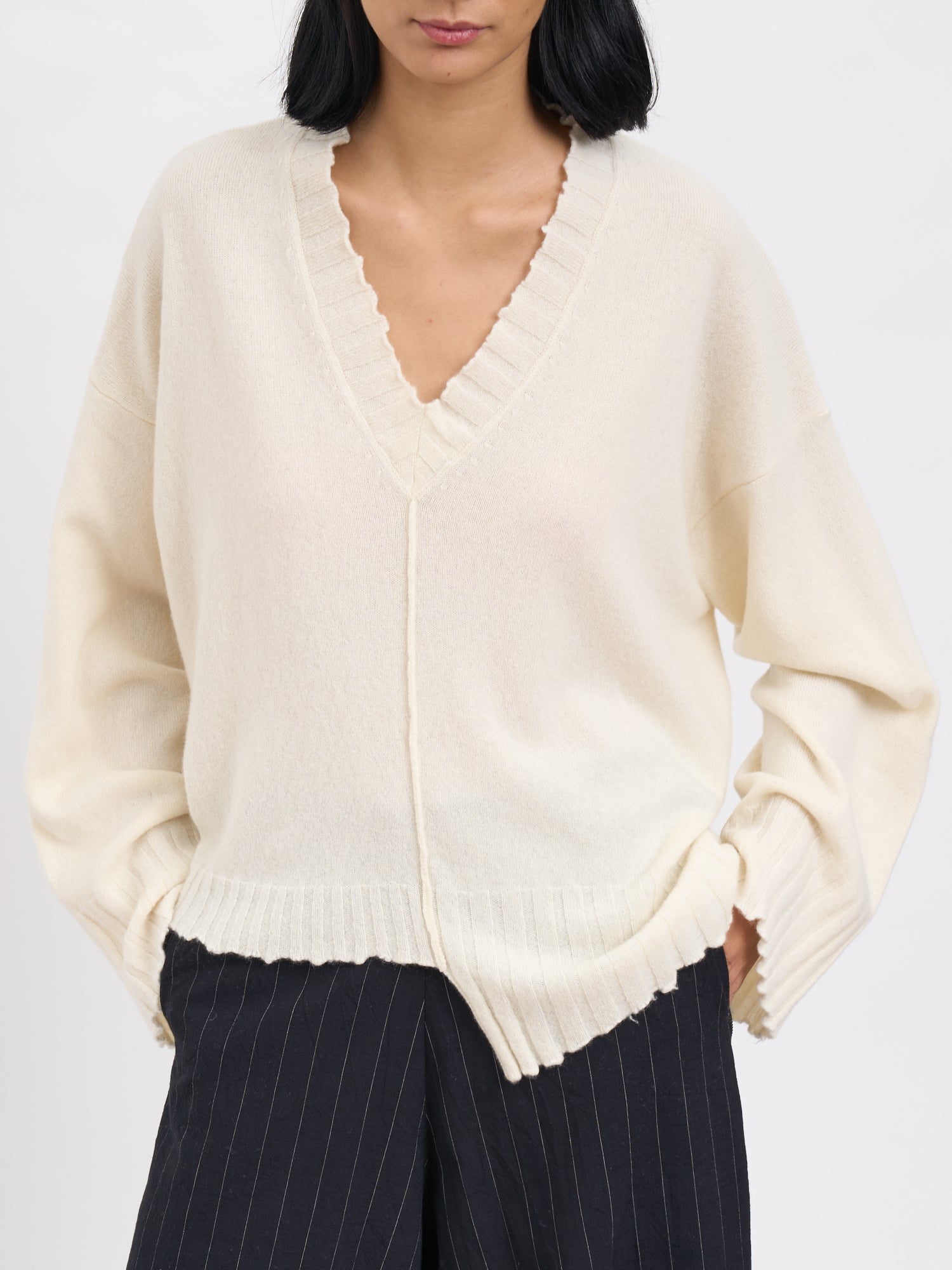 SERIENUMERICA Cashmere V-Neck Sweater - Size 1