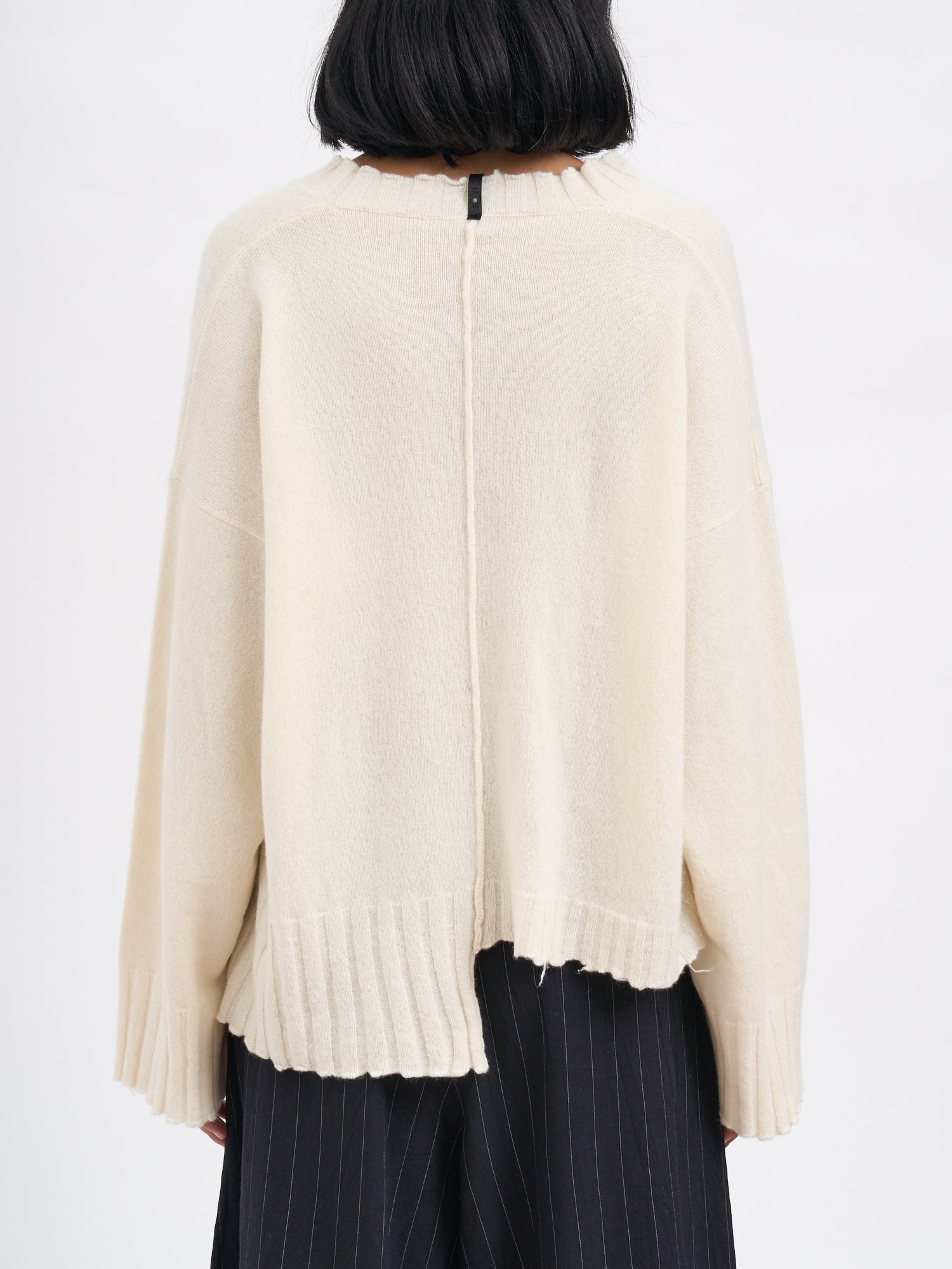 SERIENUMERICA Cashmere V-Neck Sweater - Size 1