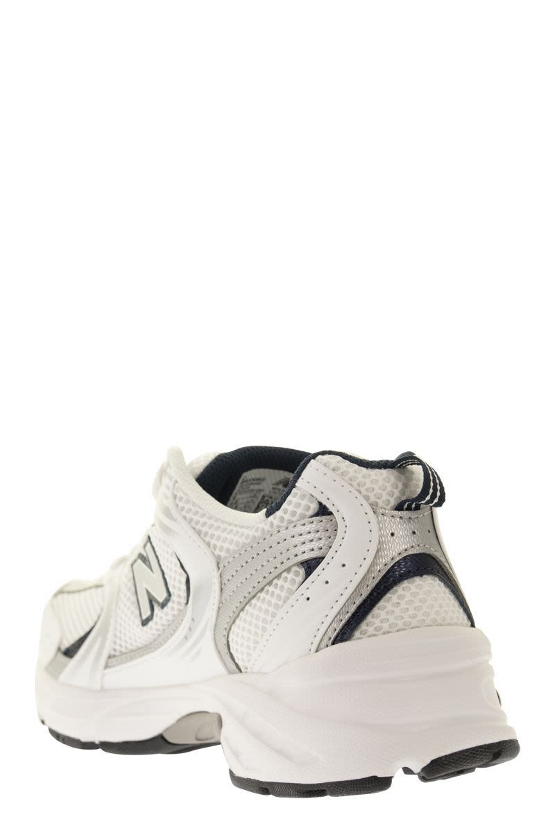 NEW BALANCE Unisex 530 Lifestyle Sneakers