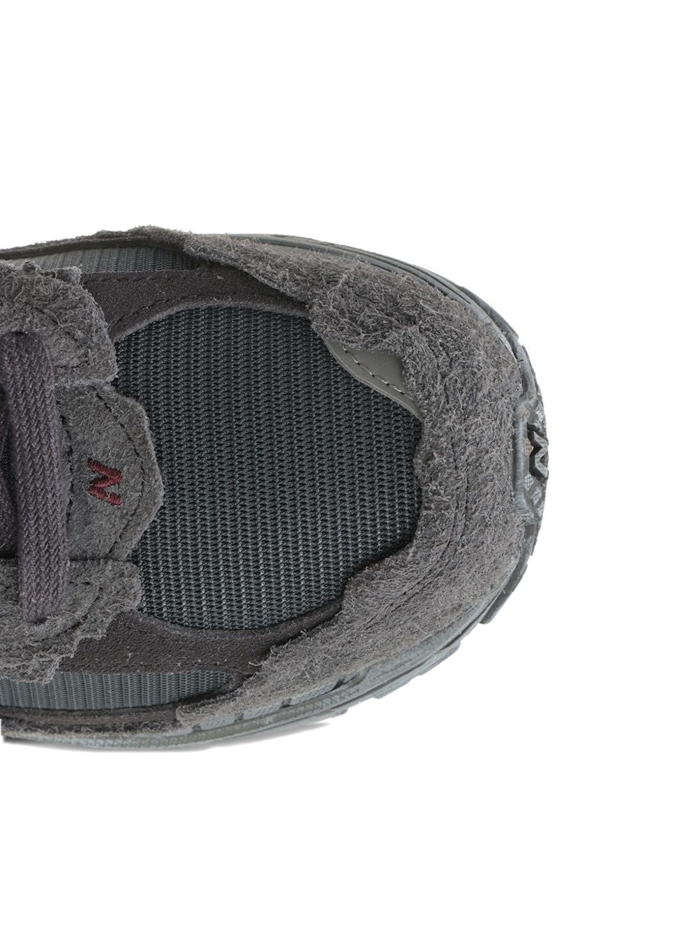 New Balance Unisex Sneaker - Perfect for Every Season