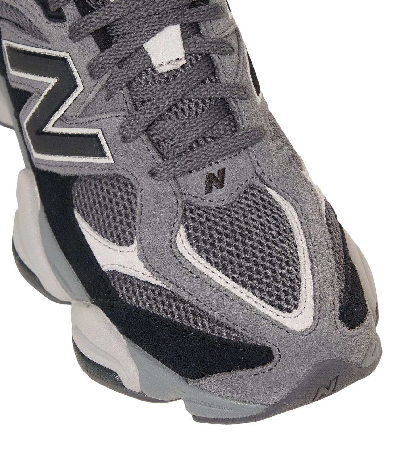 NEW BALANCE Contemporary Bold Sneaker 9060