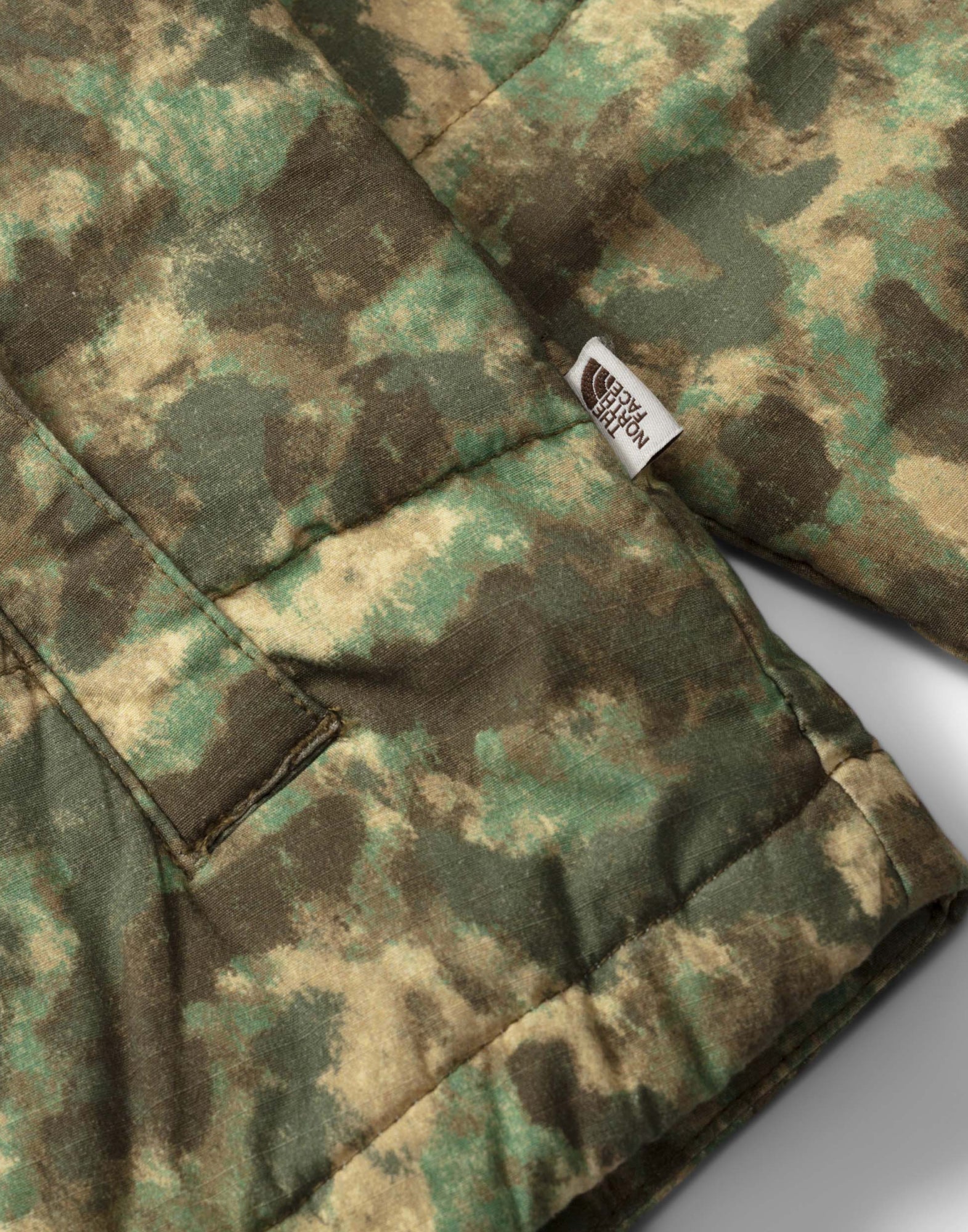 THE NORTH FACE Camo Stuffed Shirt Jacket
