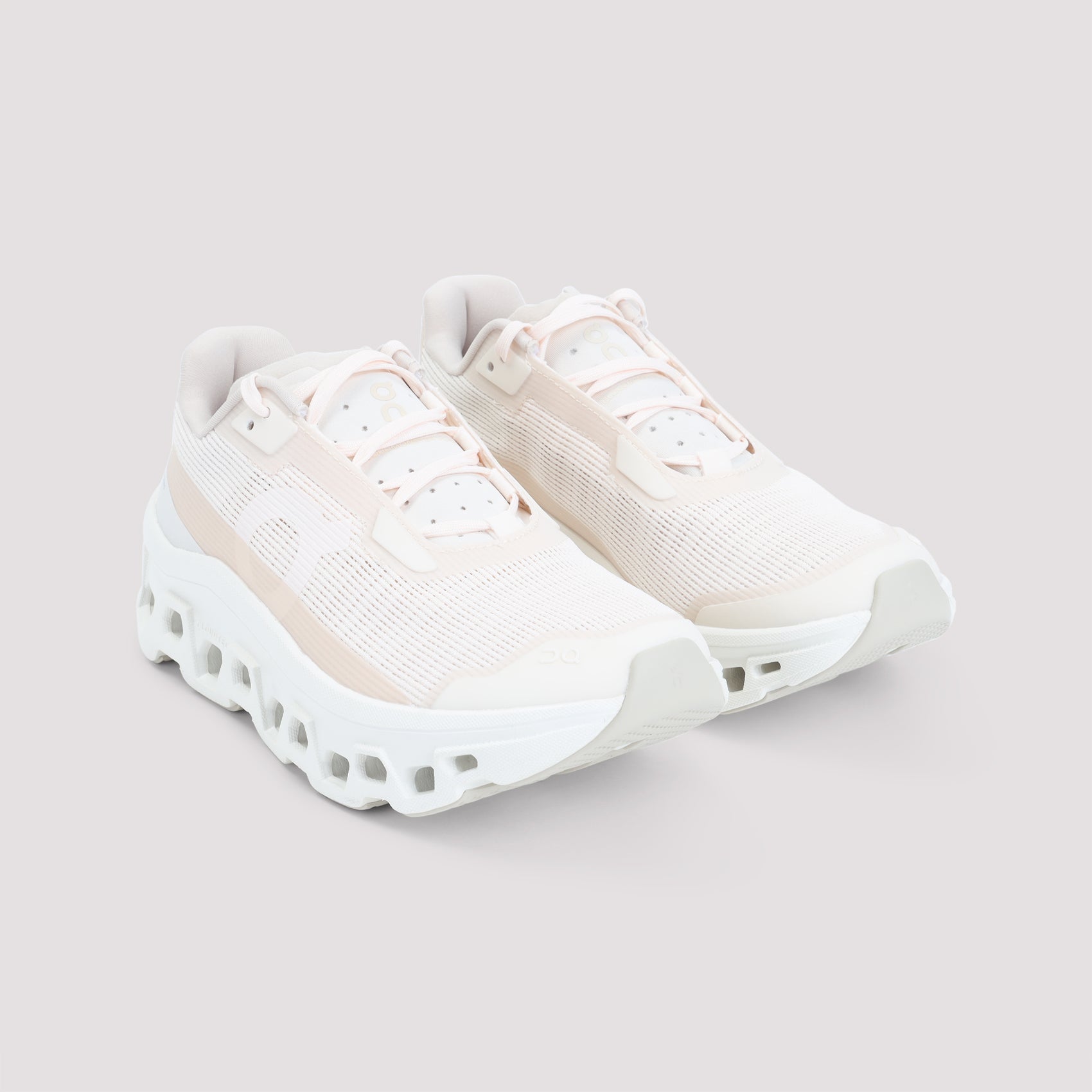 ON Chic Women's Sneaker with Trendy Design