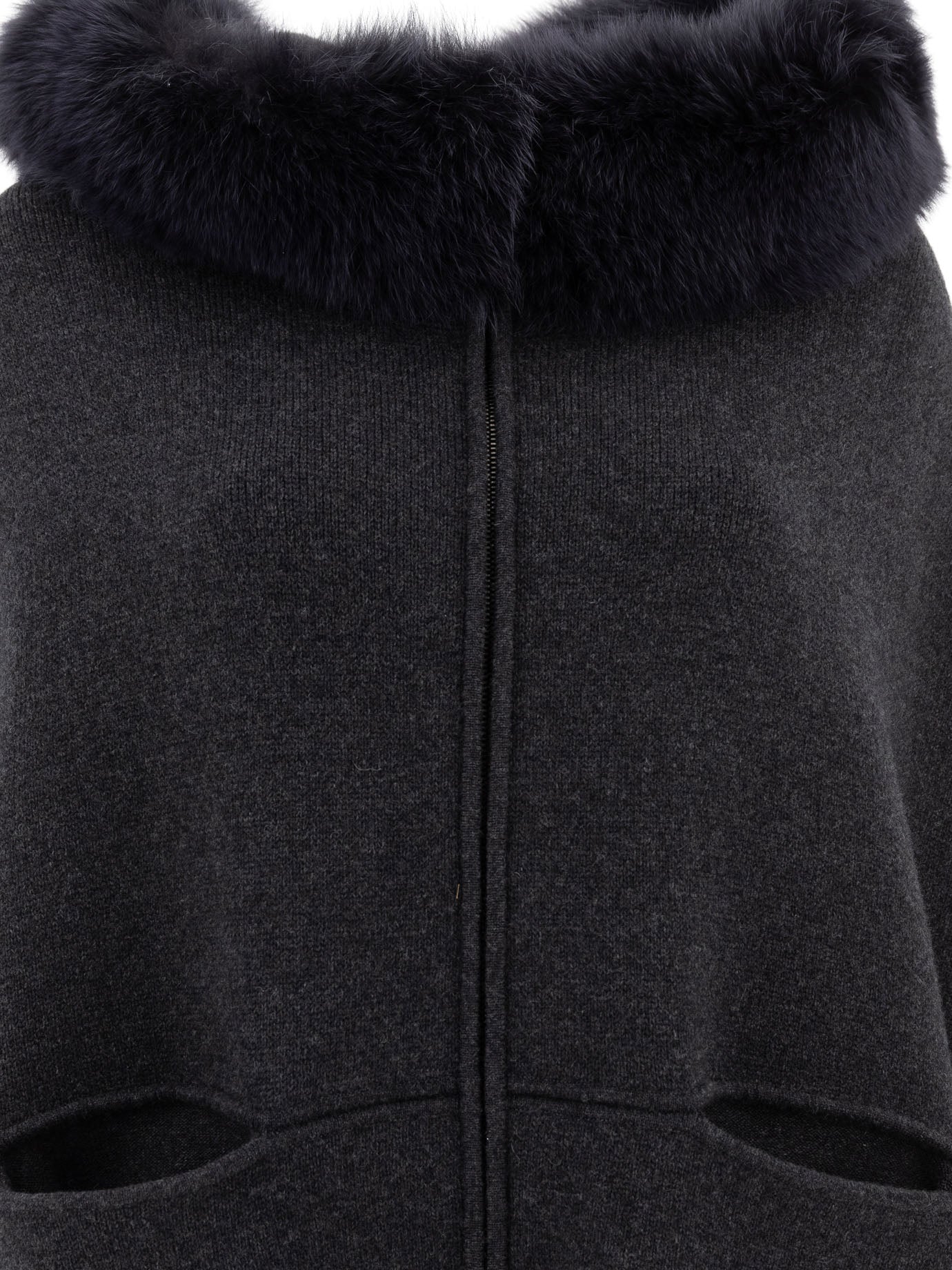 GIOVI Chic Wool and Cashmere Poncho for Women - Fall/Winter 2025