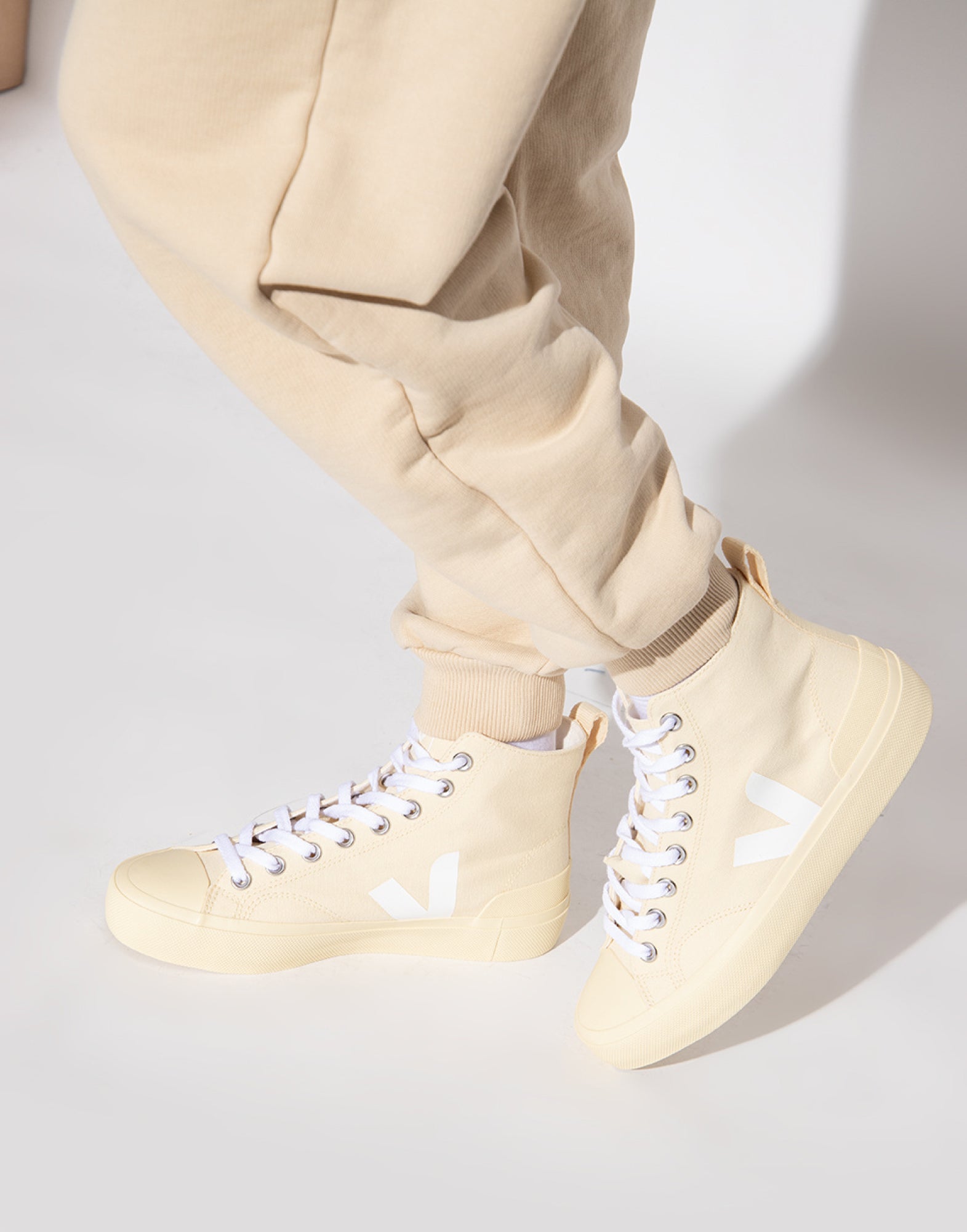 VEJA WATA II Canvas High-Top Sneaker for Women