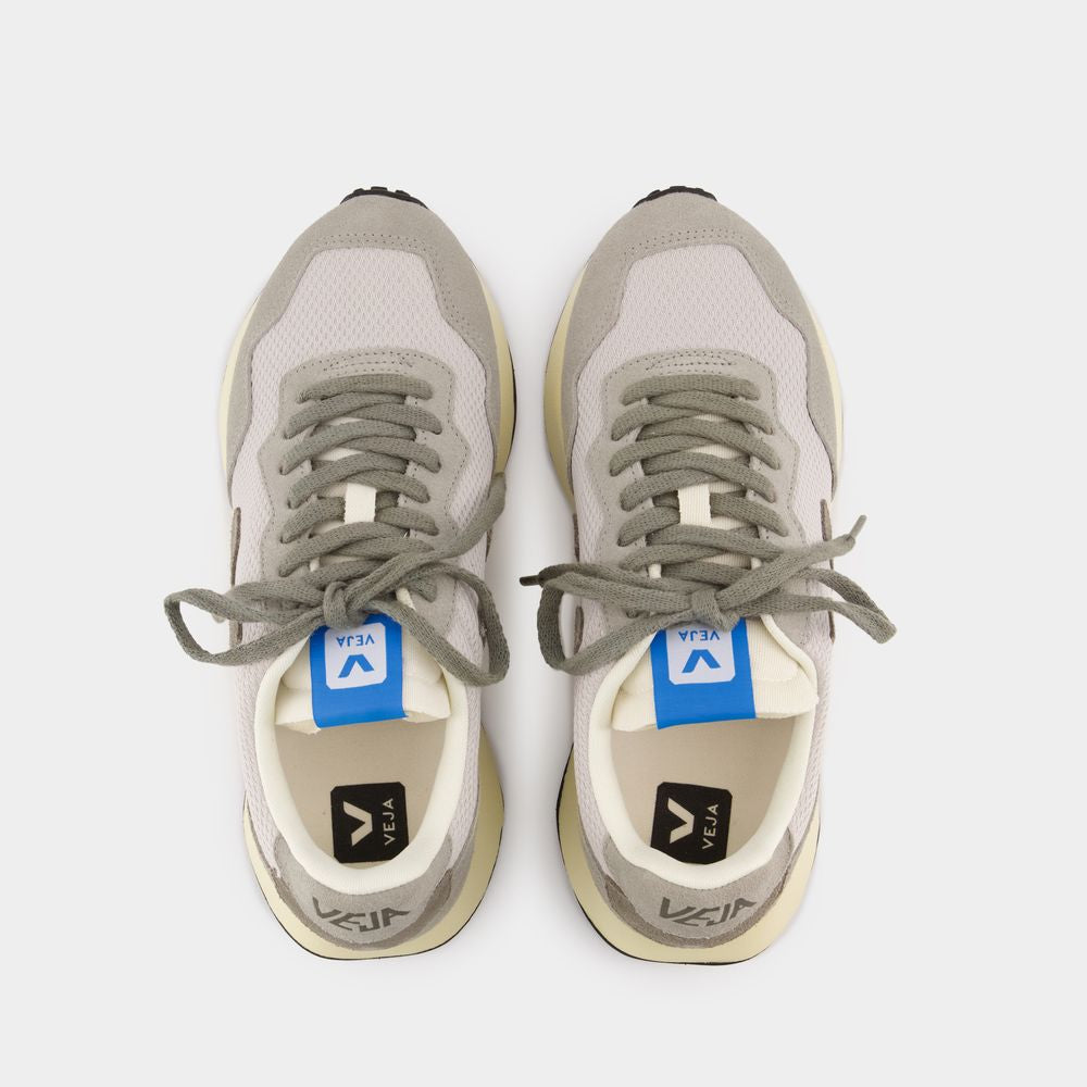 VEJA Men's Classic Paulistana Sneakers