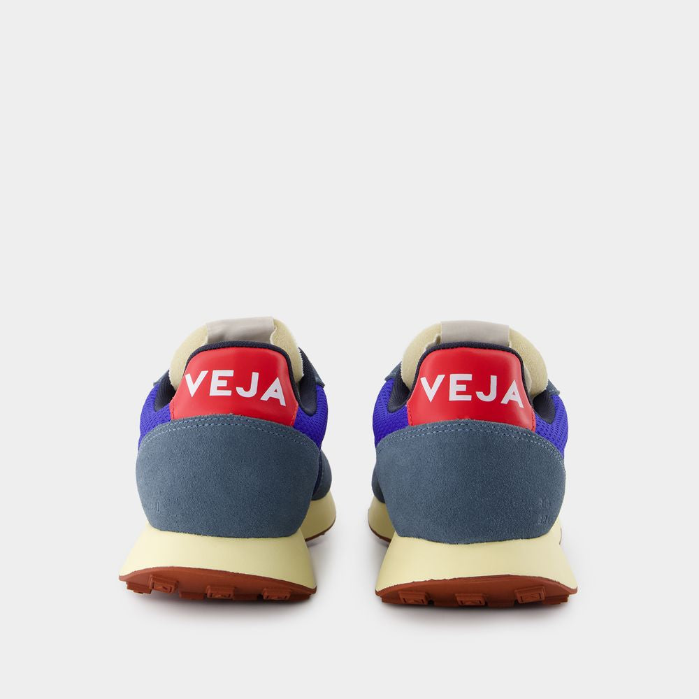 VEJA Men's Lightweight Eco-Friendly Sneakers