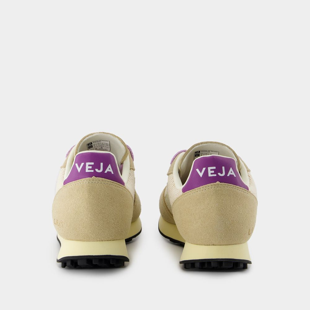 VEJA Stylish Women's Sneakers for SS25