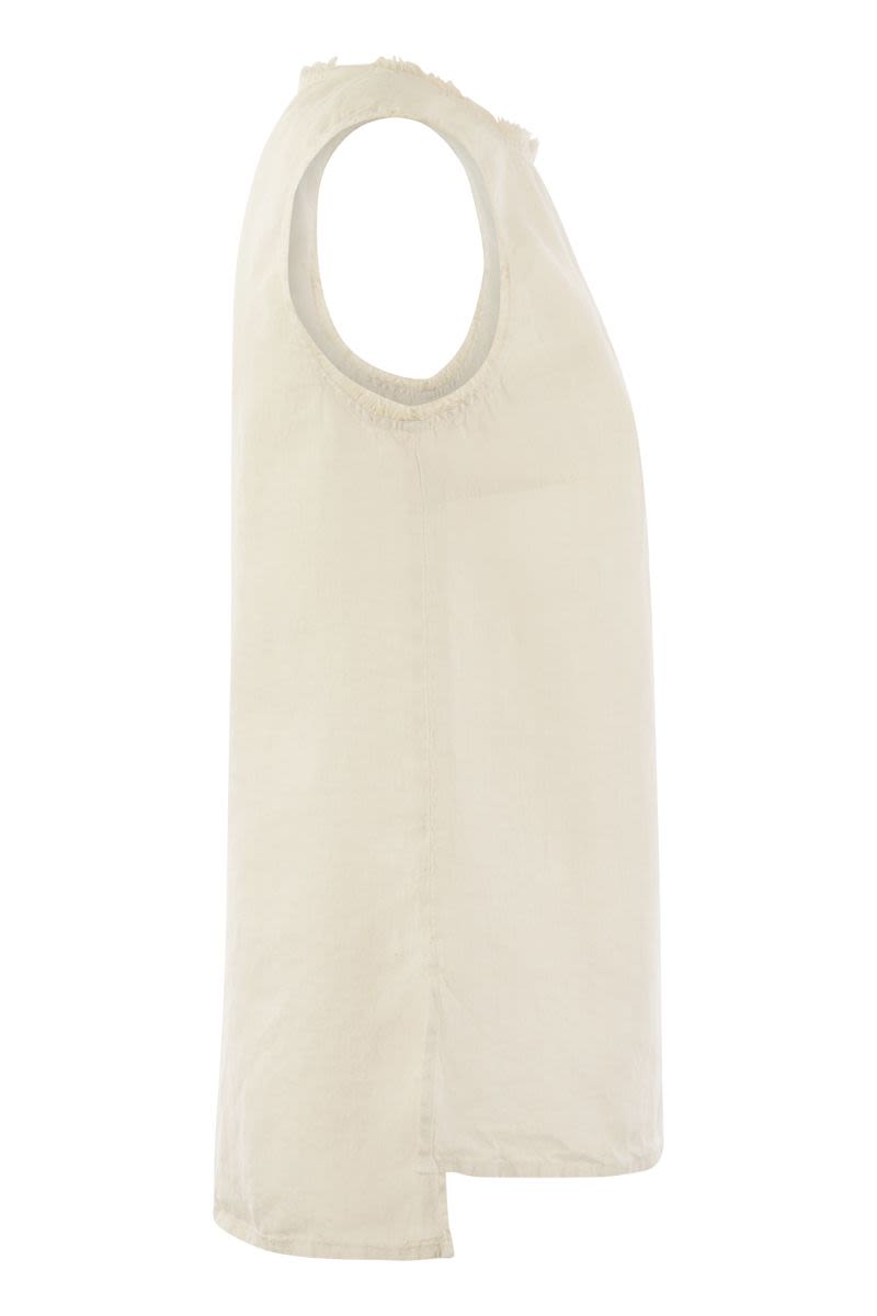 PESERICO Sleeveless Linen Top with Fringed Neckline