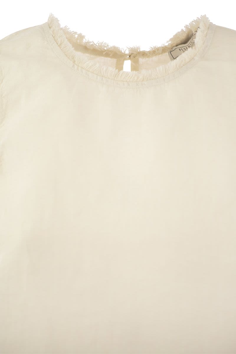 PESERICO Sleeveless Linen Top with Fringed Neckline