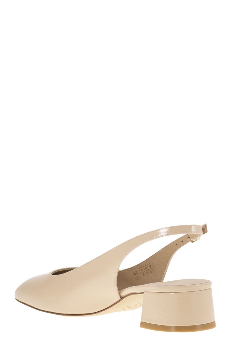 STUART WEITZMAN Maeve Lacquered Leather Slingback 4.5cm Block Heel