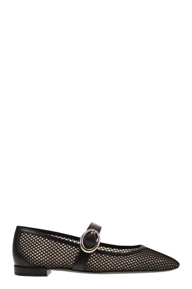 STUART WEITZMAN Elegant Ballerina with Buckle