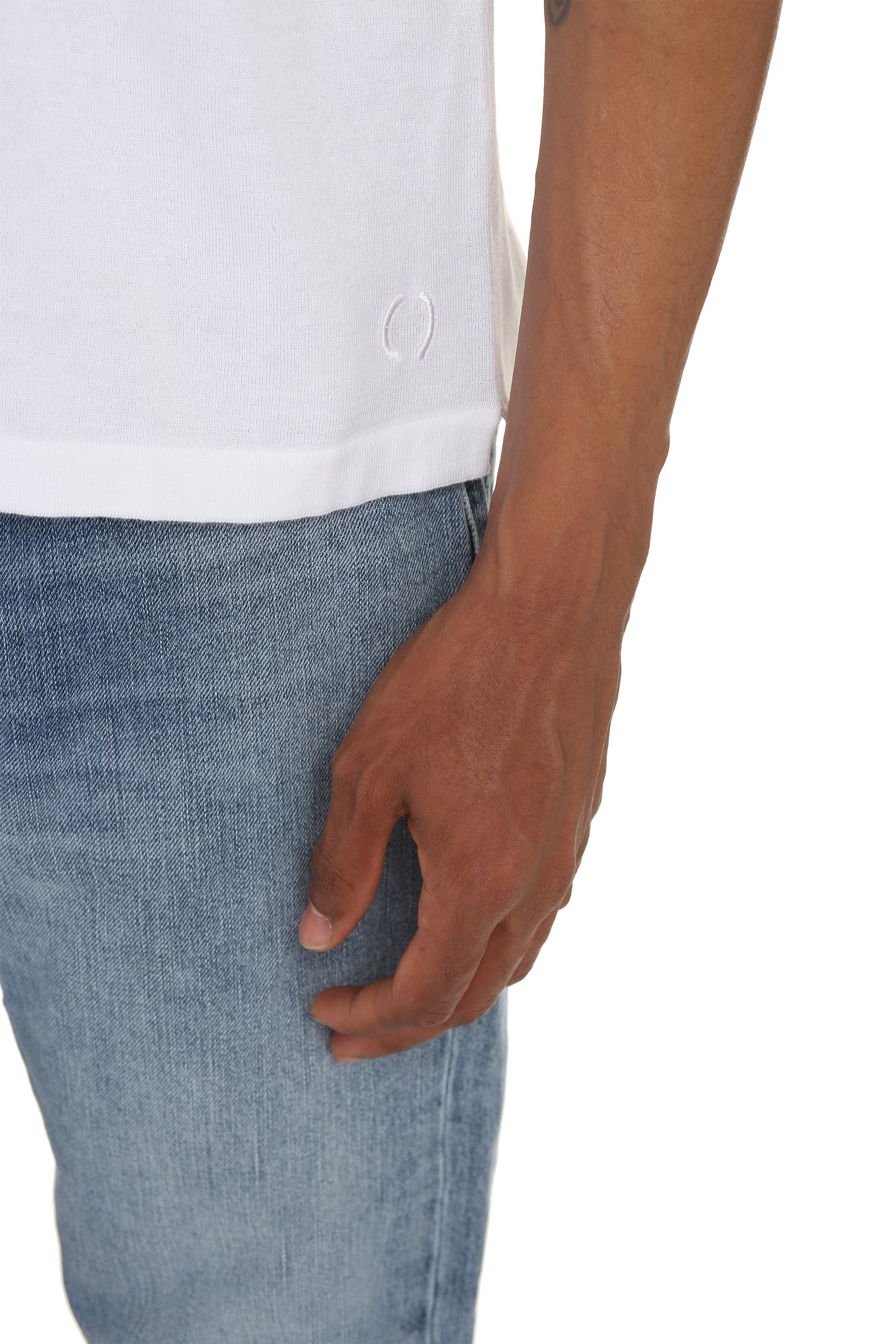 THE (ALPHABET) Modern Cotton Knit T-Shirt with Side Slits