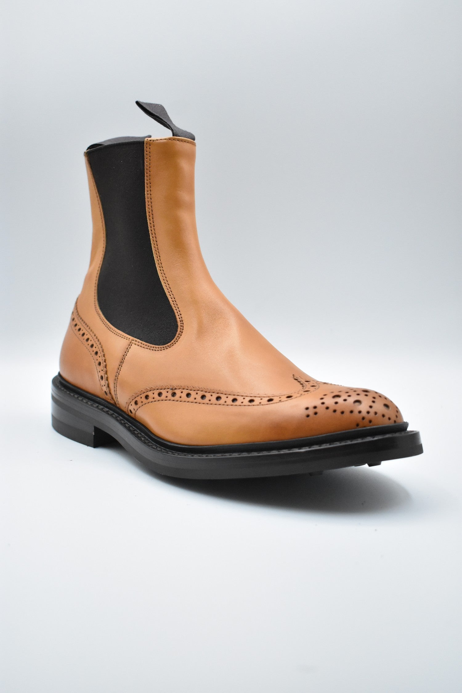 TRICKER'S Elegant Burnished Leather Flat Shoes for Men