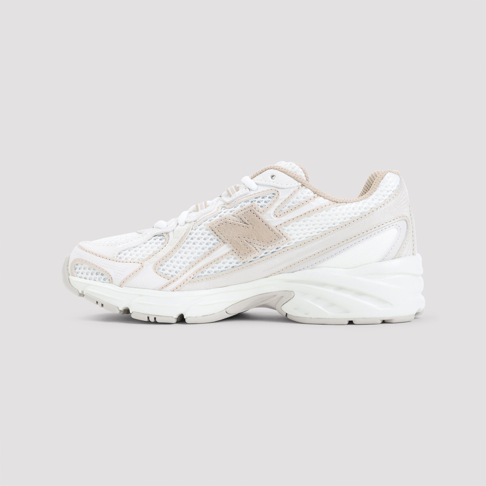 NEW BALANCE 740 Women's Sneaker - A Perfect Blend of Style and Comfort