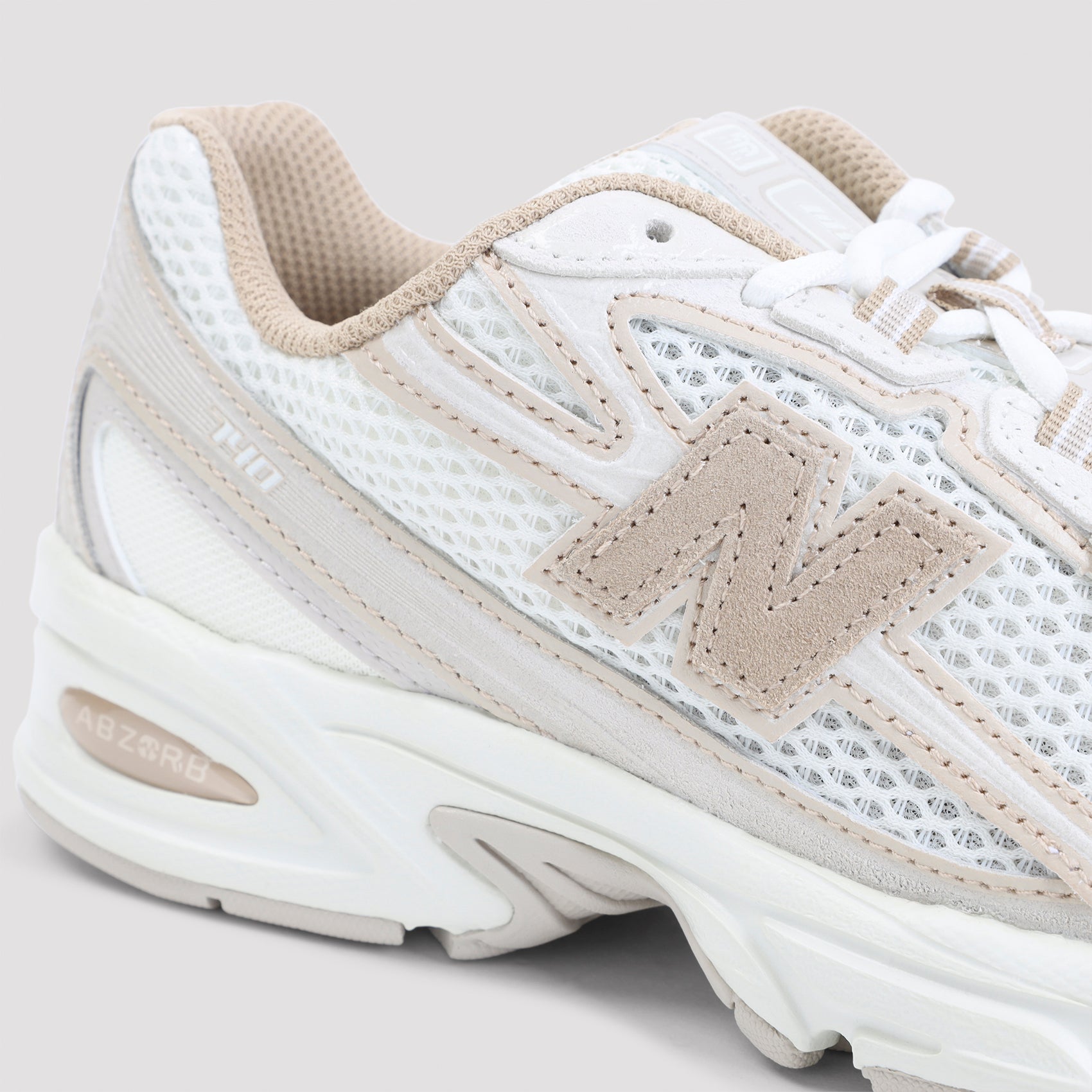 NEW BALANCE 740 Women's Sneaker - A Perfect Blend of Style and Comfort