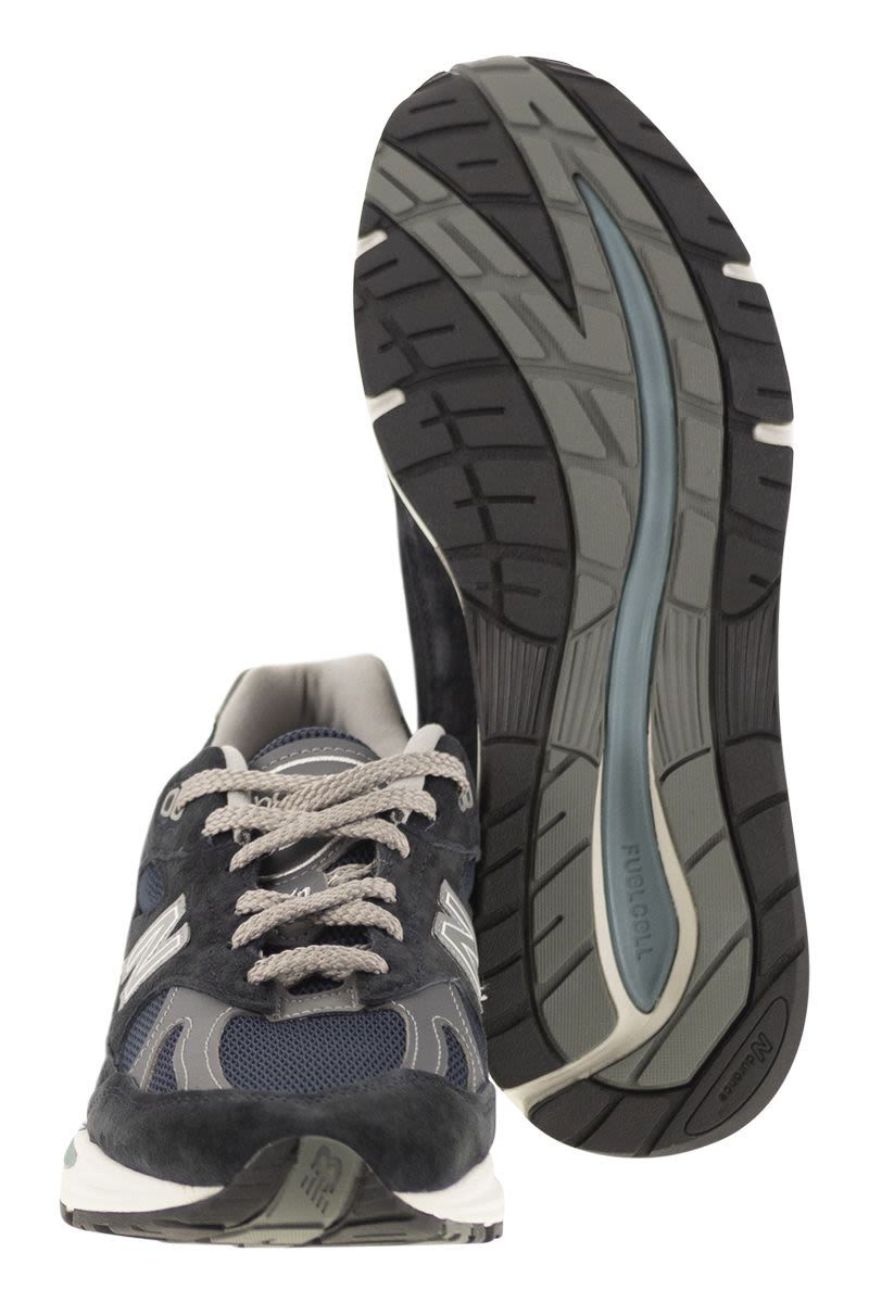 NEW BALANCE 991V2 Sneakers - Classic Running Style