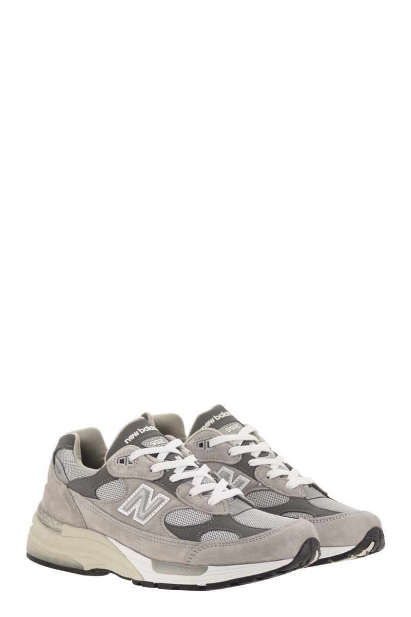 NEW BALANCE 992 Sneakers - Classic American Design