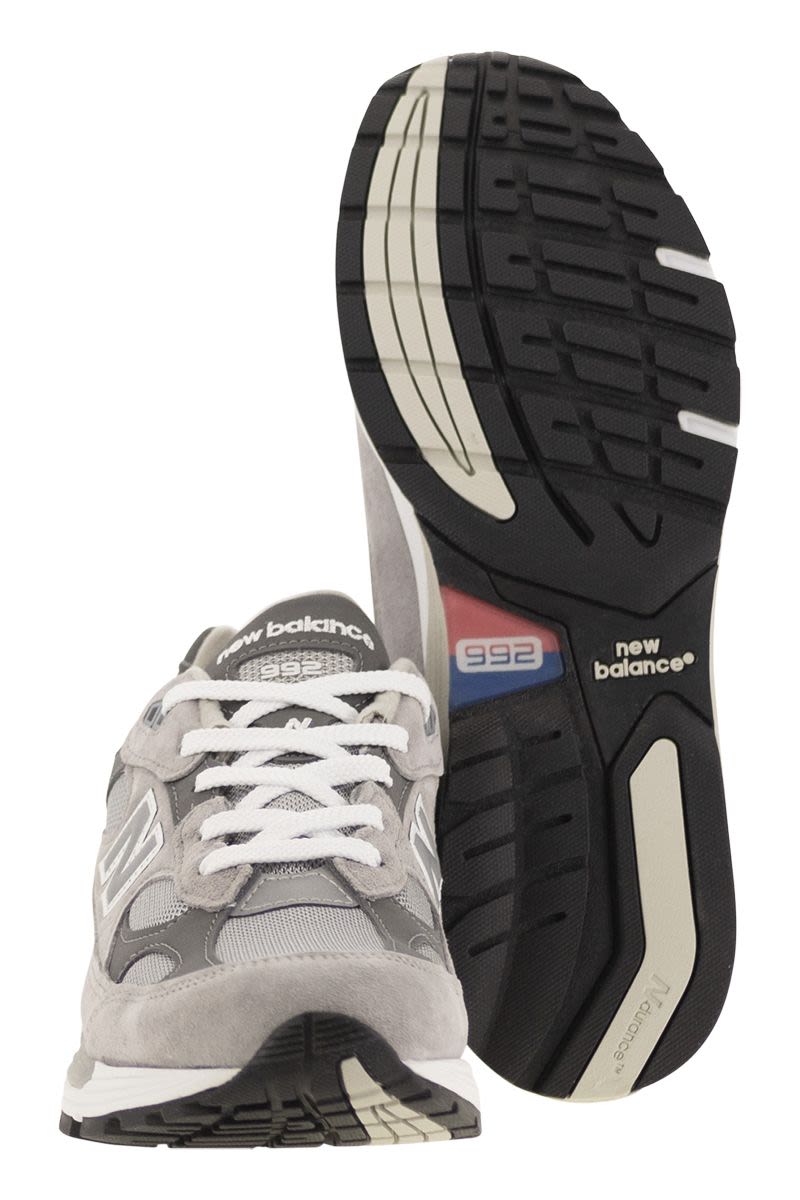 NEW BALANCE 992 Sneakers - Classic American Design