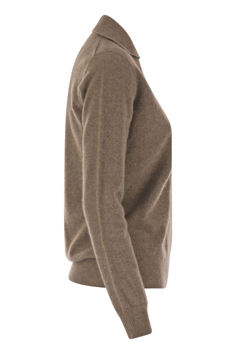 VANISÉ V-Neck Jumper with Polo Collar