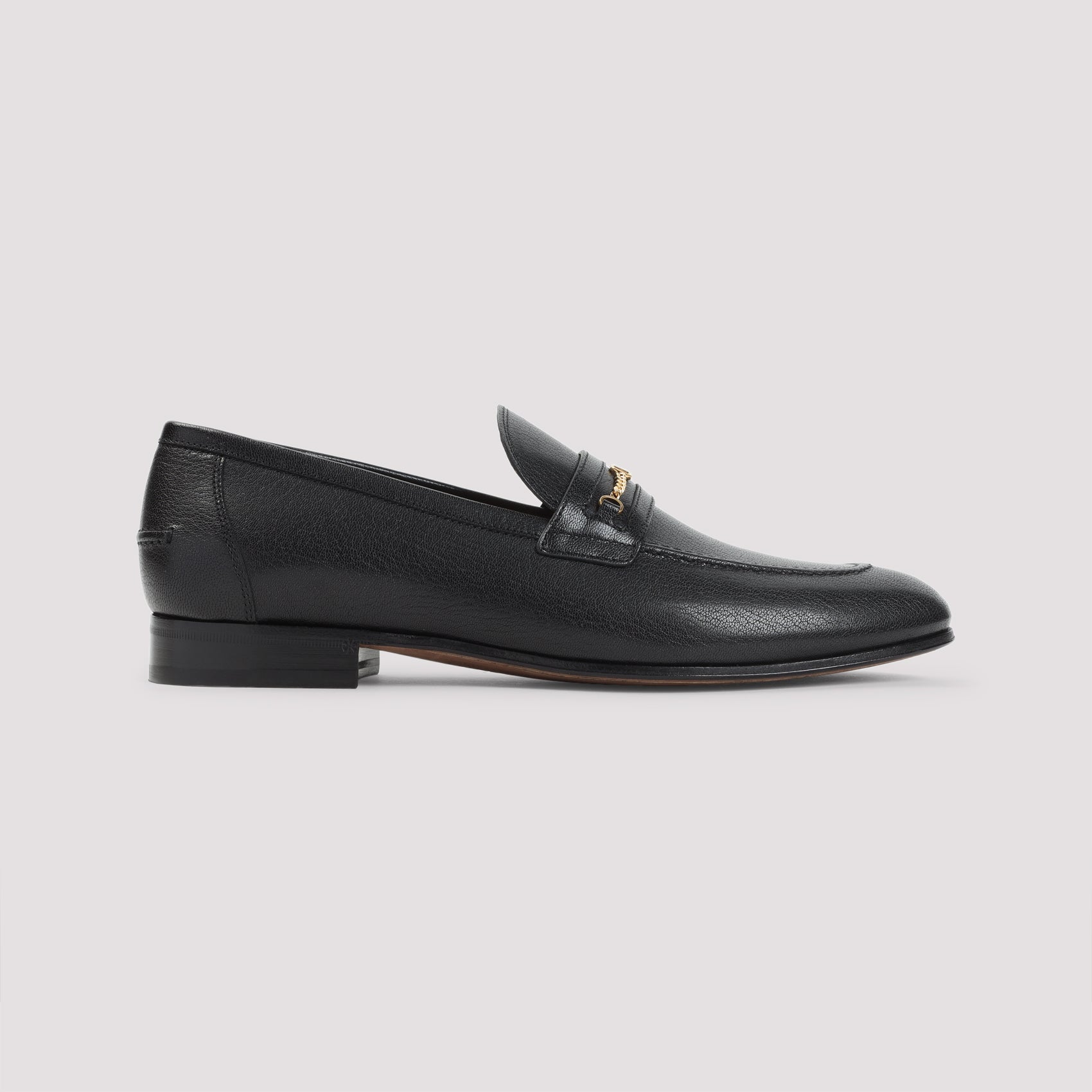 VALENTINO GARAVANI Men's Grained Leather Loafers - Luxury Footwear for Every Occasion