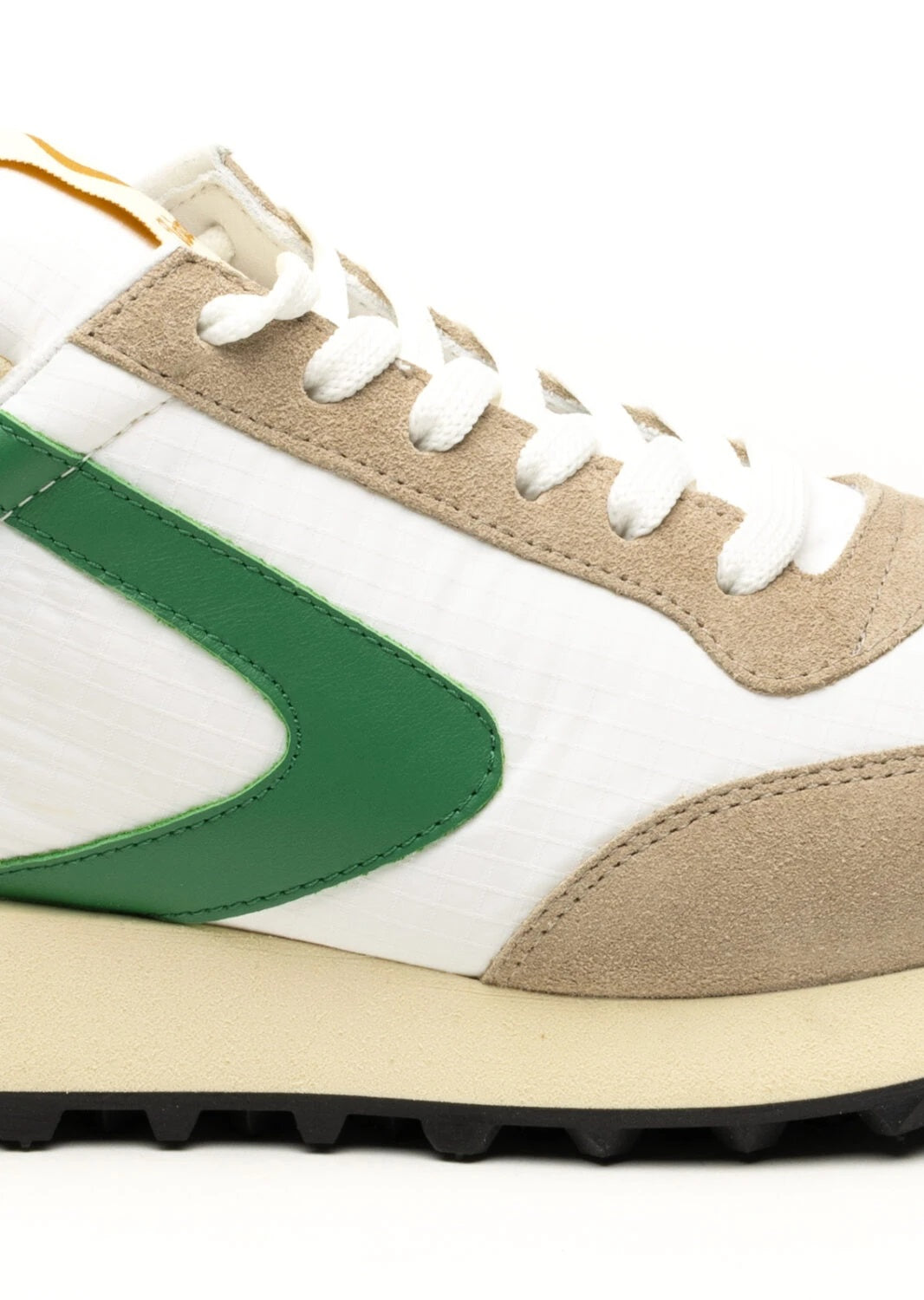 VALSPORT Comfortable Men's Sneaker with Supportive Design