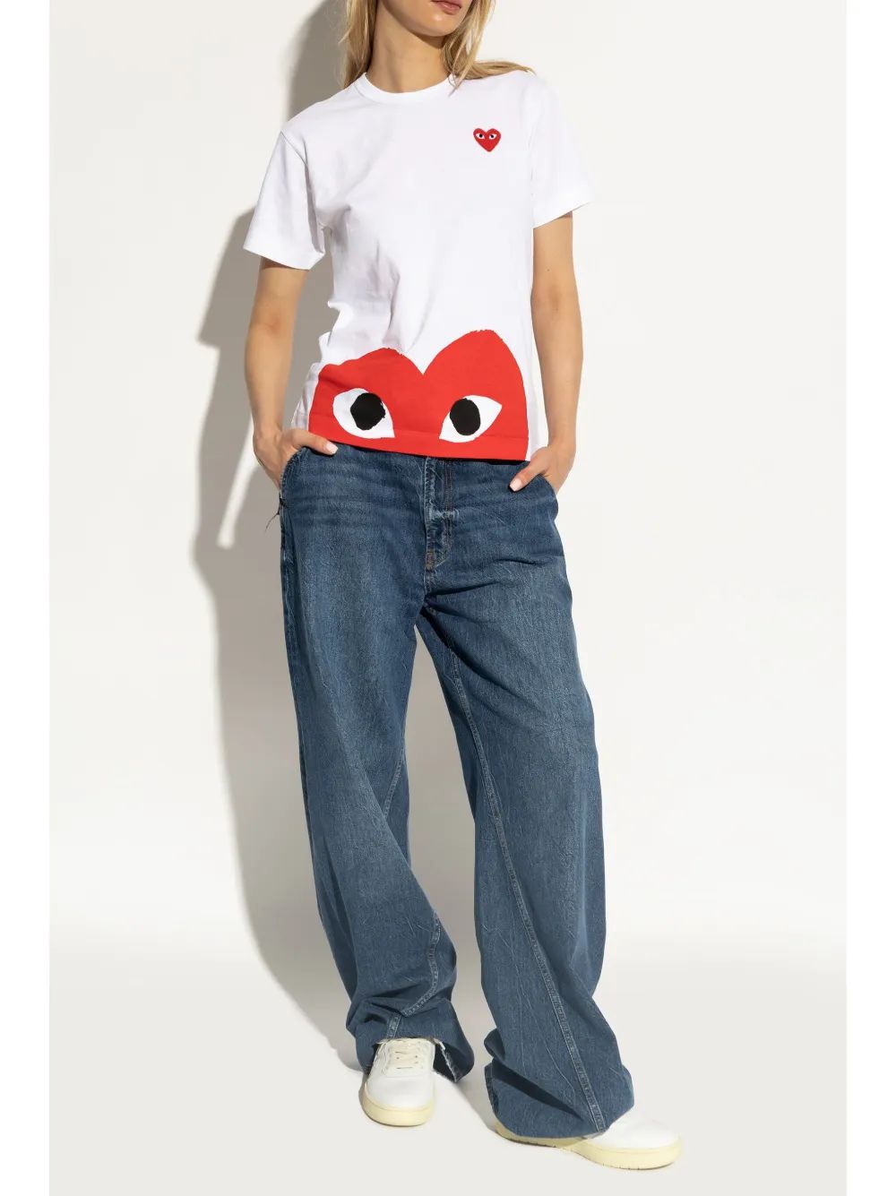 VEJA Women's V90 Sneakers - Eco-Friendly Comfort