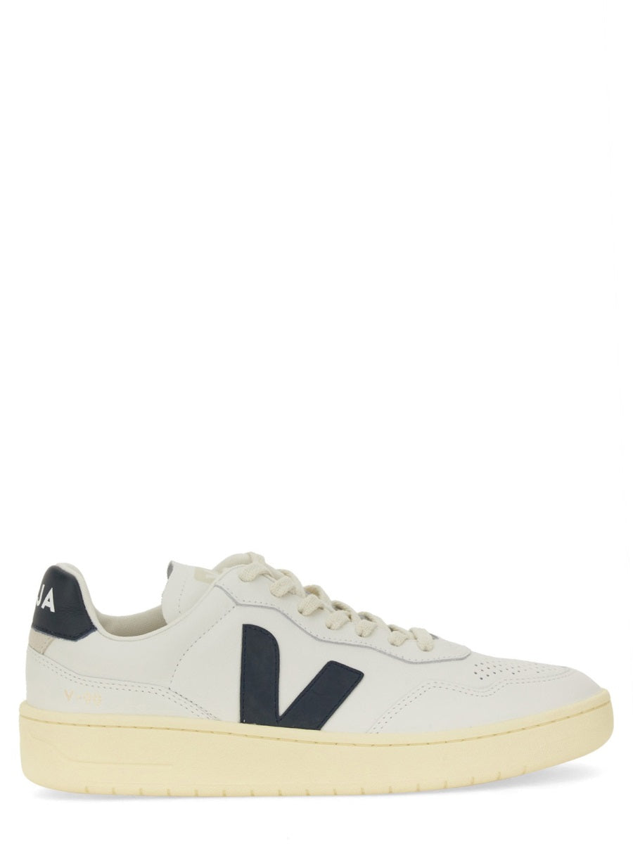 VEJA Classic Leather Sneakers for Men - SS25 Collection