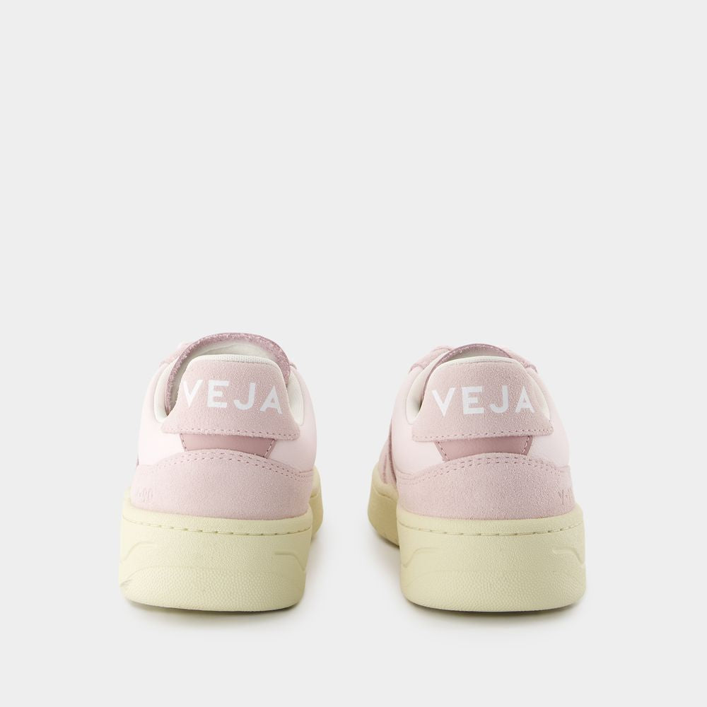VEJA 90s-Inspired Women's Sneaker