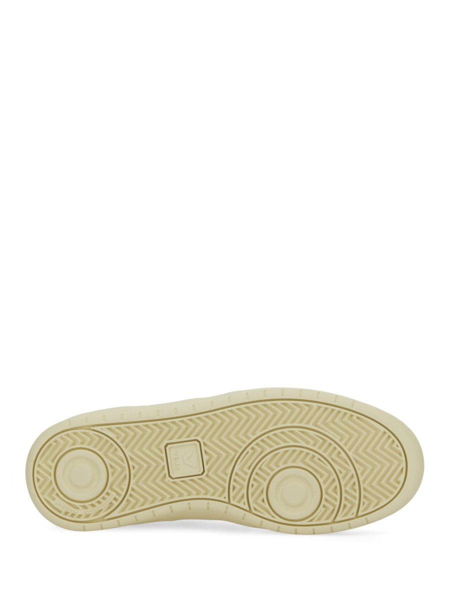 VEJA Stylish Women's Leather Sneakers V10