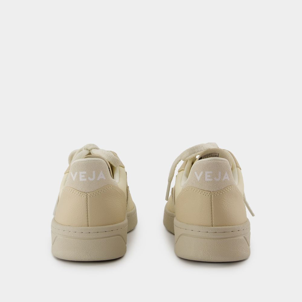 VEJA Stylish Sneakers for Women - FW24